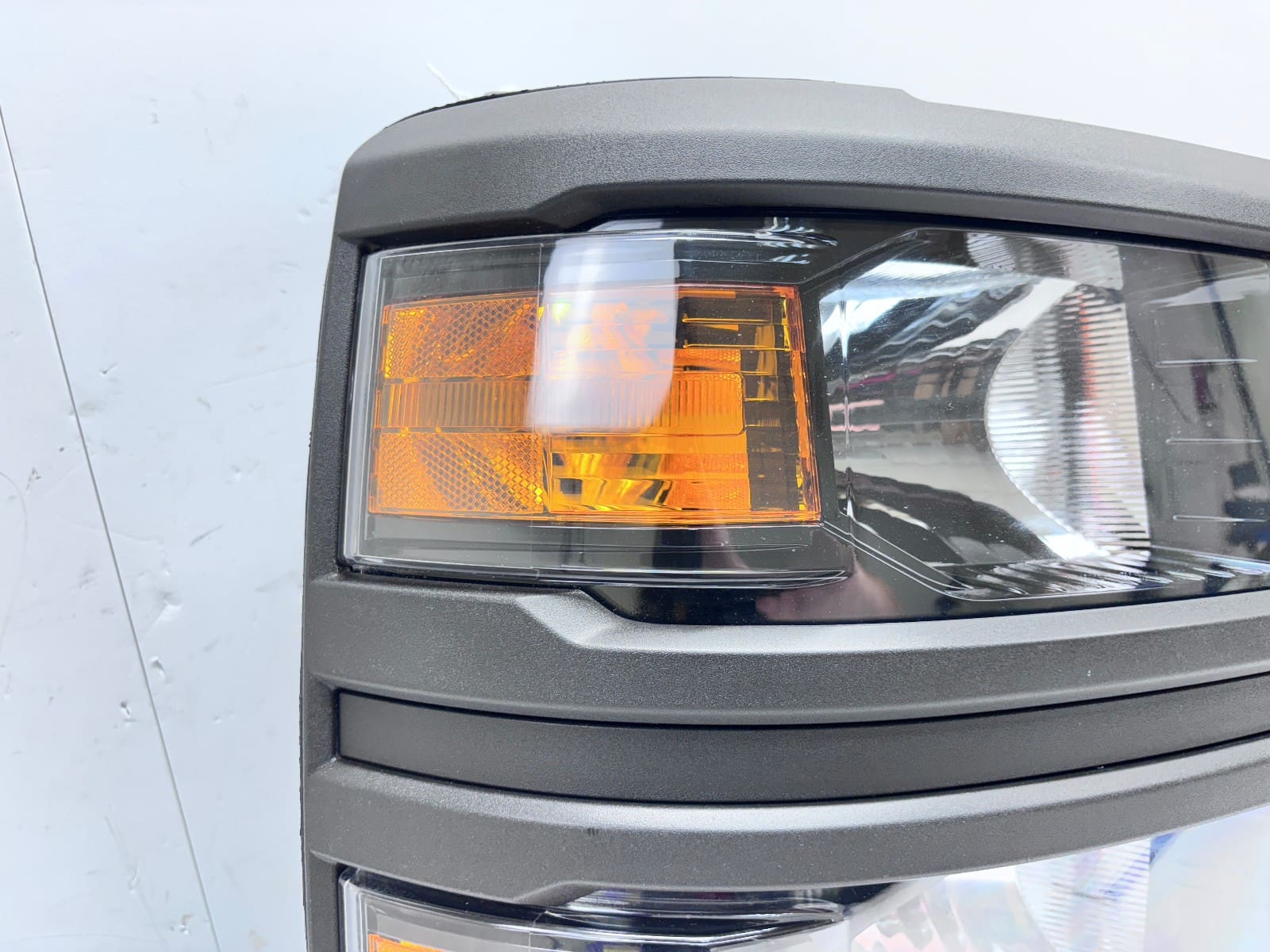 2014-15 Chevy Silverado 1500 Halogen Front Right OEM Headlight 23172785 - Image 11
