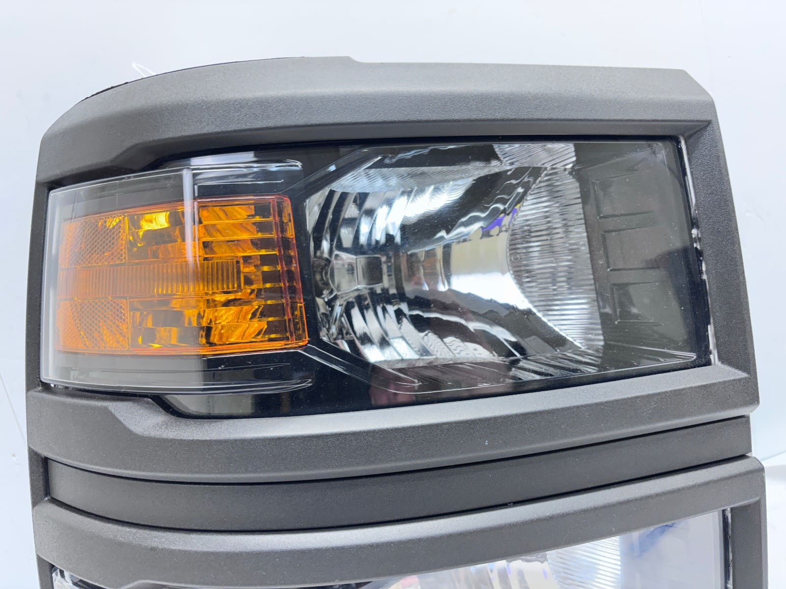 2014-15 Chevy Silverado 1500 Halogen Front Right OEM Headlight 23172785 - Image 12