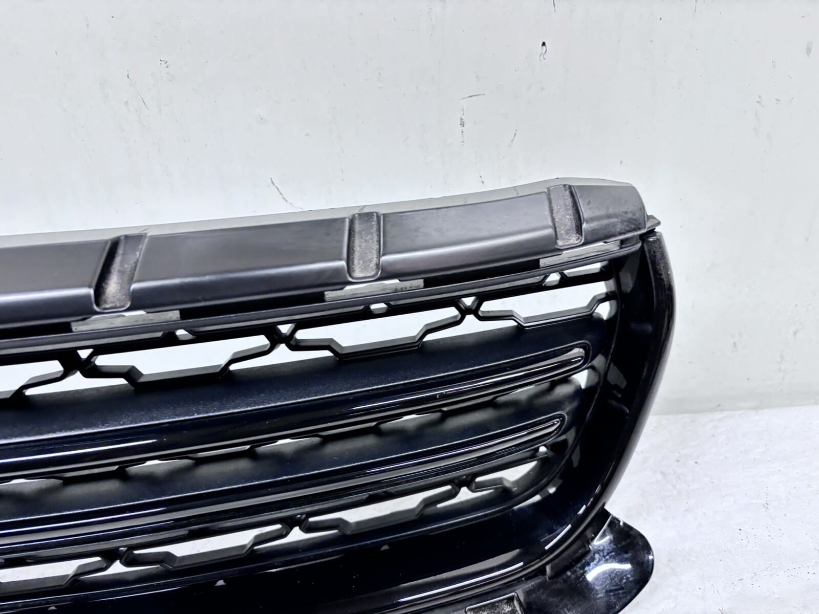 2015-2022 Dodge Charger Front Grille OEM Genuine 9403419 - Image 3