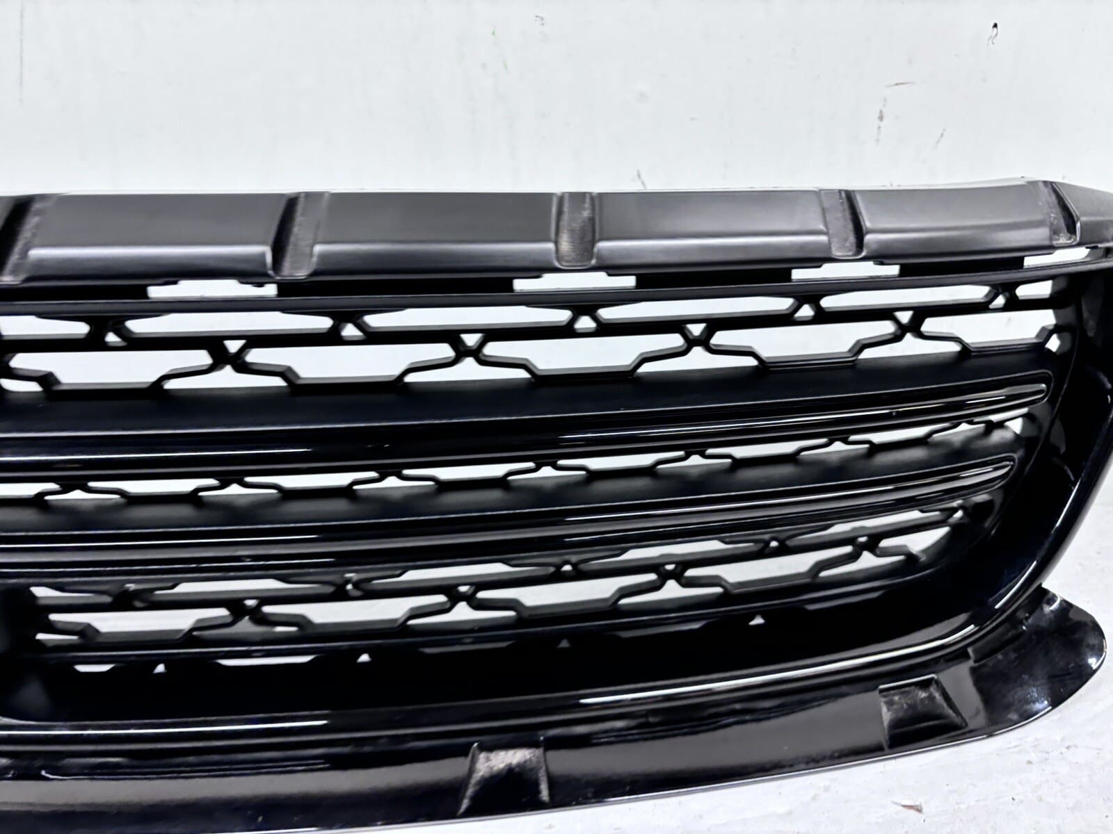 2015-2022 Dodge Charger Front Grille OEM Genuine 9403419 - Image 4