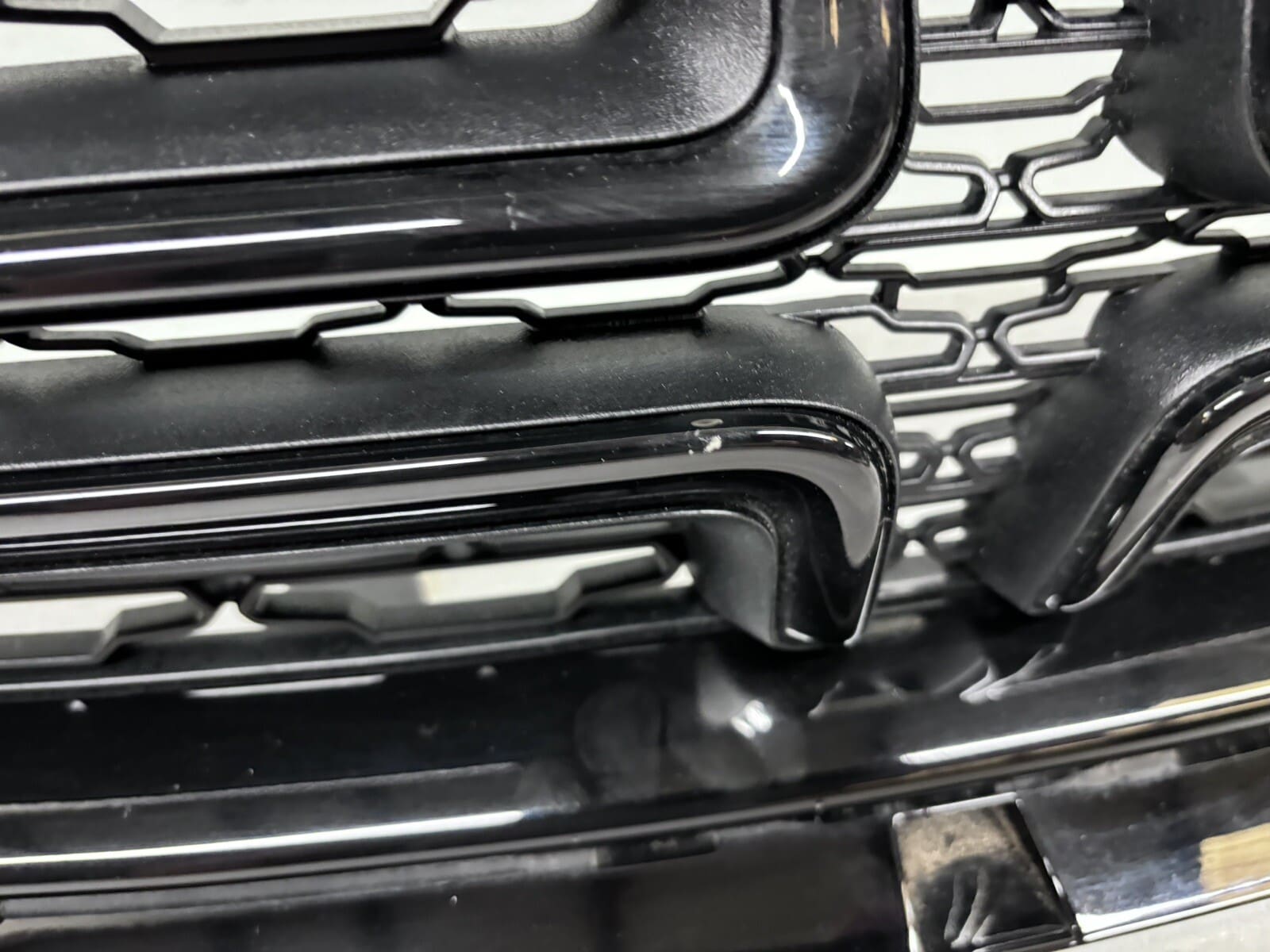 2015-2022 Dodge Charger Front Grille OEM Genuine 9403419 - Image 9