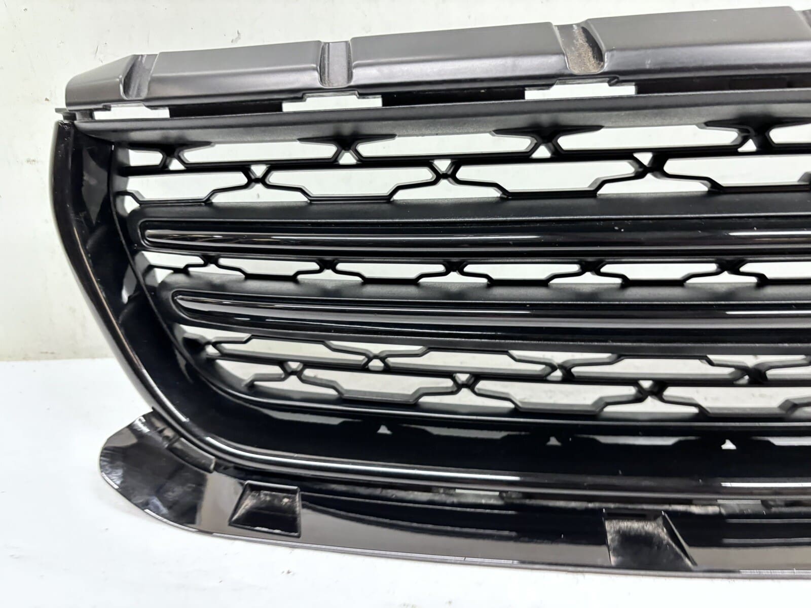 2015-2022 Dodge Charger Front Grille OEM Genuine 9403419 - Image 10
