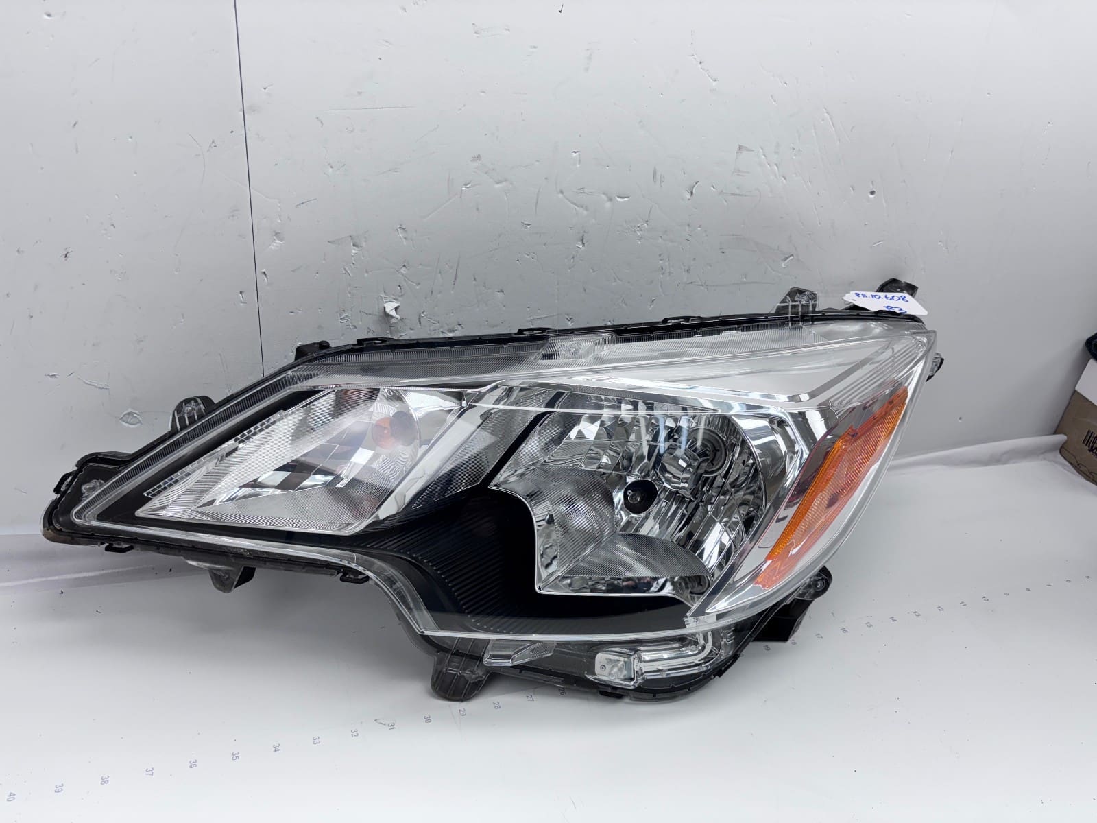 MITSUBISHI MIRAGE G4 2021-24 HALOGEN LEFT DRIVER SIDE OEM HEADLIGHT 8301D511