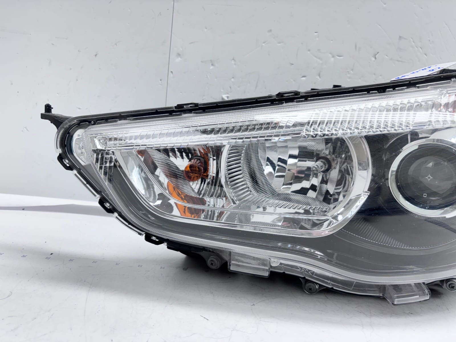 2011-19 MITSUBISHI OUTLANDER SPORT HALOGEN FRONT LEFT OEM HEADLIGHT 8301B595 - Image 3