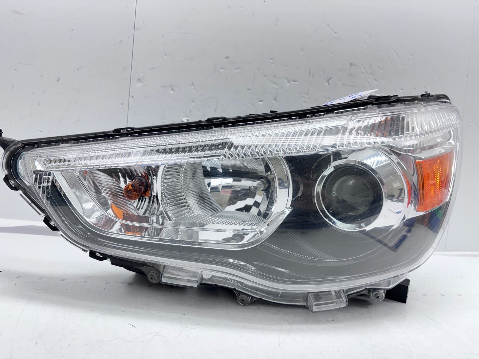 2011-19 MITSUBISHI OUTLANDER SPORT HALOGEN FRONT LEFT OEM HEADLIGHT 8301B595 - Image 4
