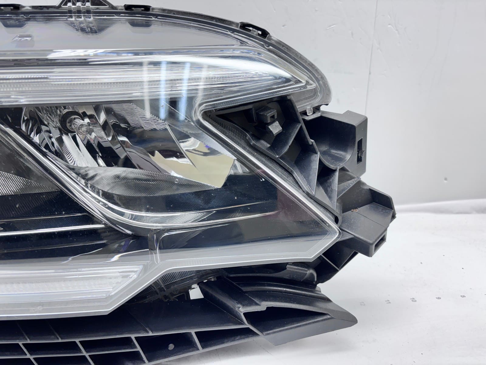 2015-16 HONDA CRV HALOGEN LED FRONT RIGHT OEM HEADLIGHT 33100-T1W-A31 - Image 2