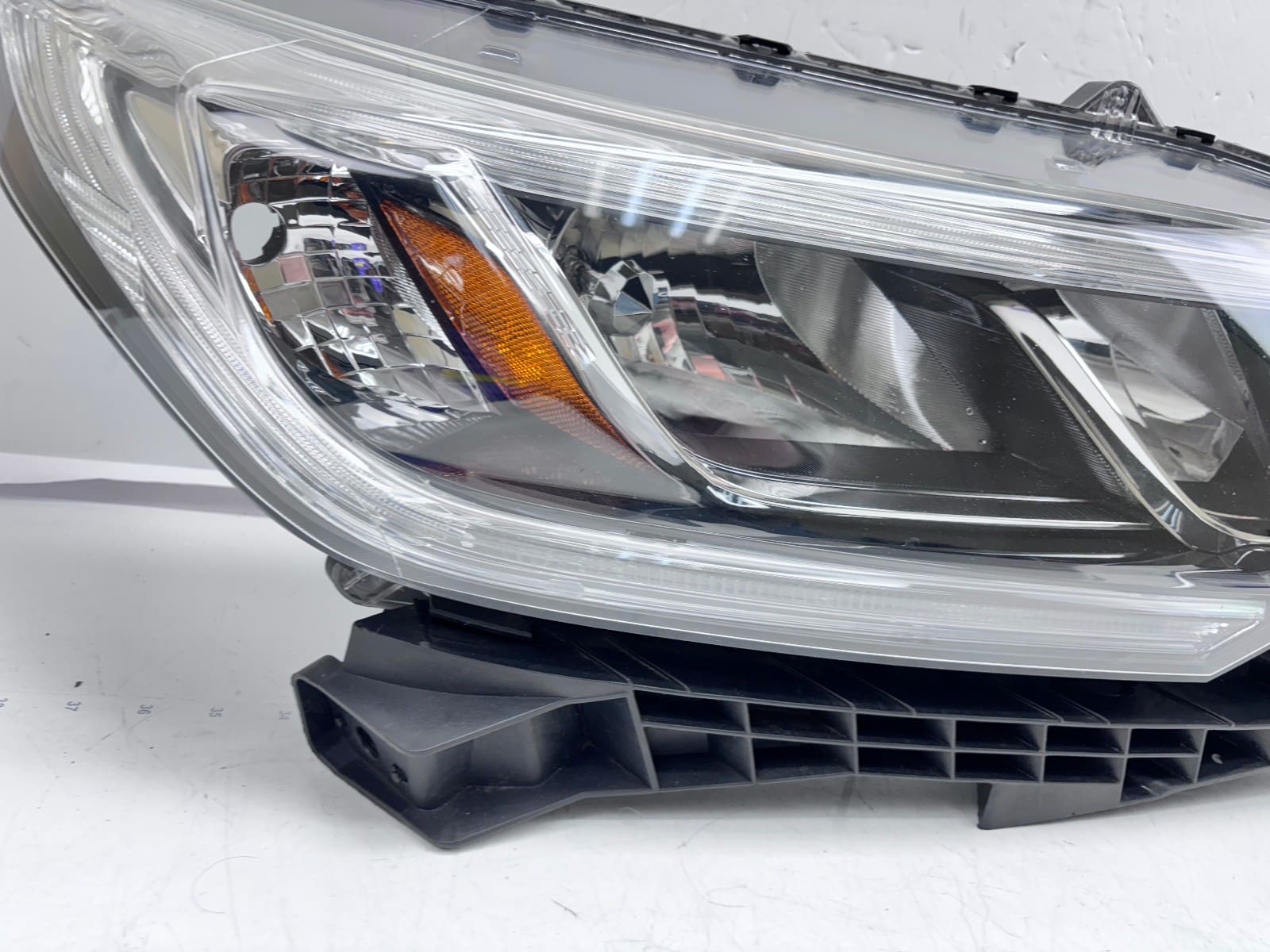 2015-16 HONDA CRV HALOGEN LED FRONT RIGHT OEM HEADLIGHT 33100-T1W-A31 - Image 7