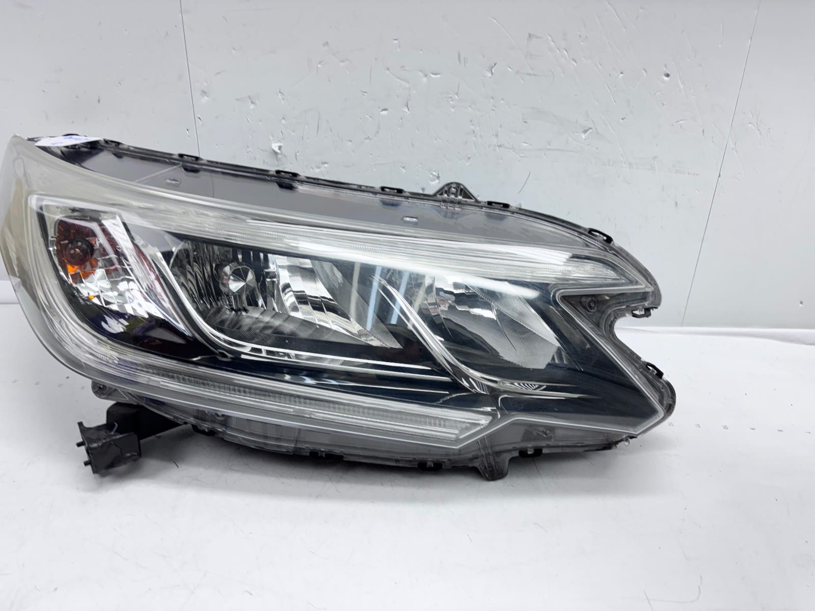 2015-16 HONDA CRV HALOGEN LED FRONT RIGHT OEM HEADLIGHT 33100-T1W-A31 - Image 2