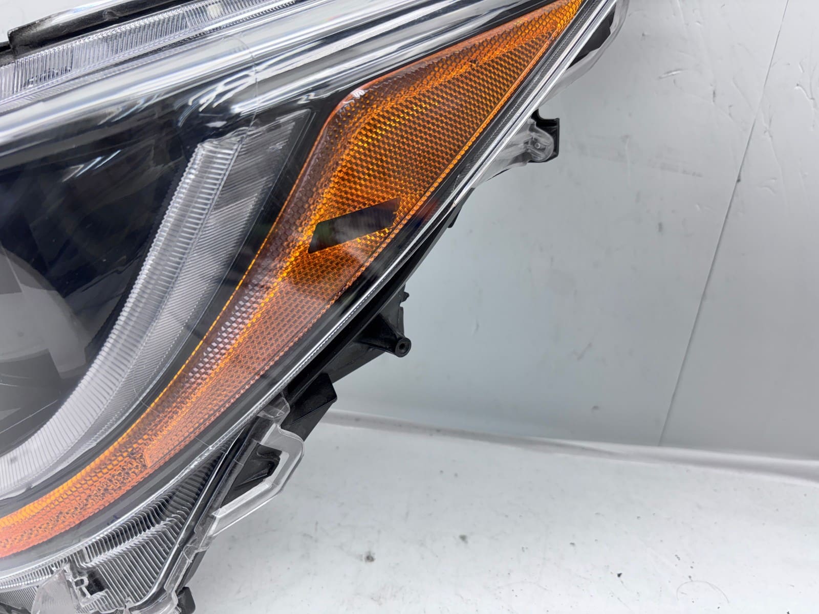 2020-2022 TOYOTA COROLLA LED FRONT LEFT OEM HEADLIGHT - Image 10