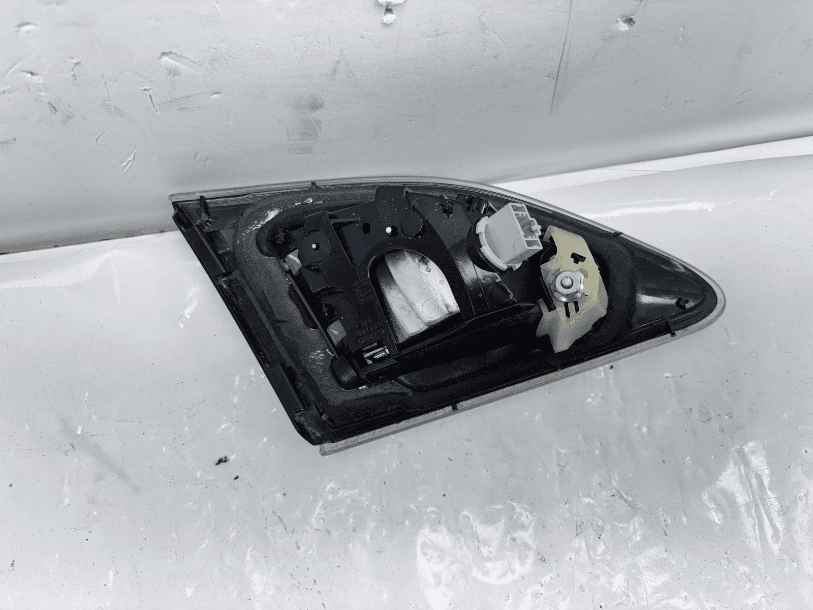 2010-2013 Mazda3 Halogen Rear Left OEM Tail Light BBM4513F0G - Image 9