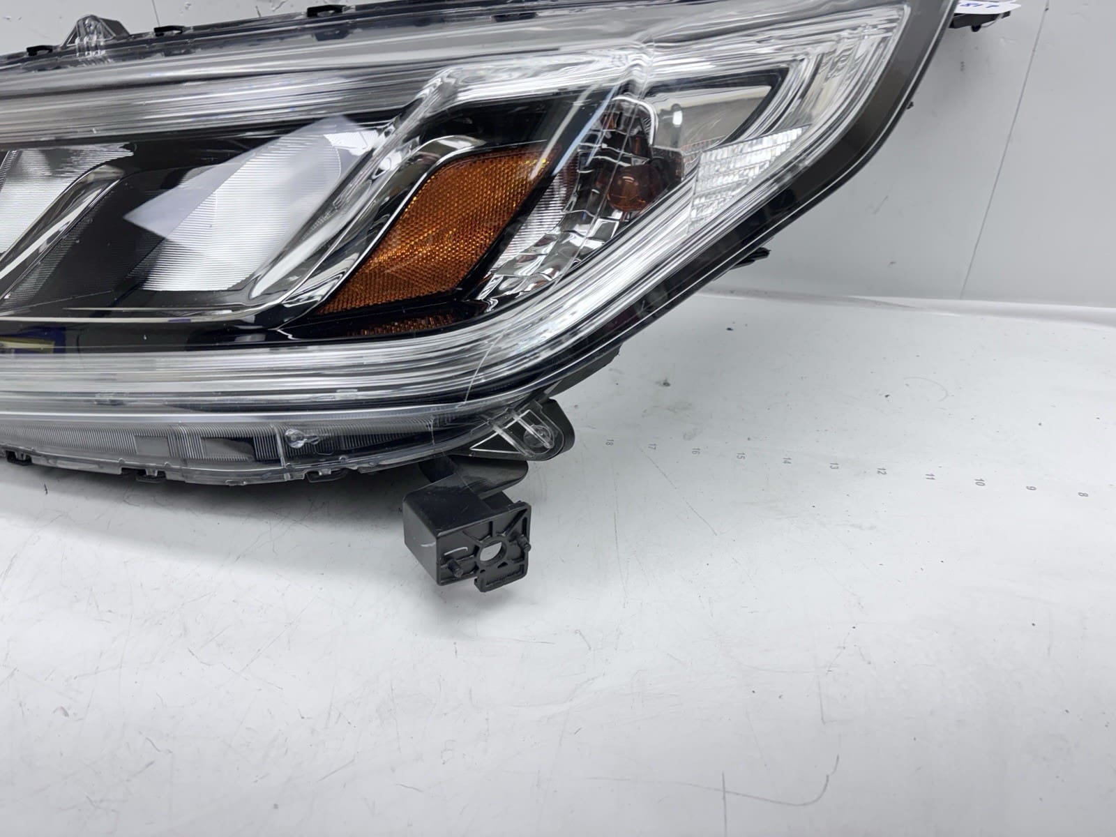 2015-16 HONDA CR-V HALOGEN FRONT LEFT OEM HEADLIGHT 33150-T1W-A01 - Image 3
