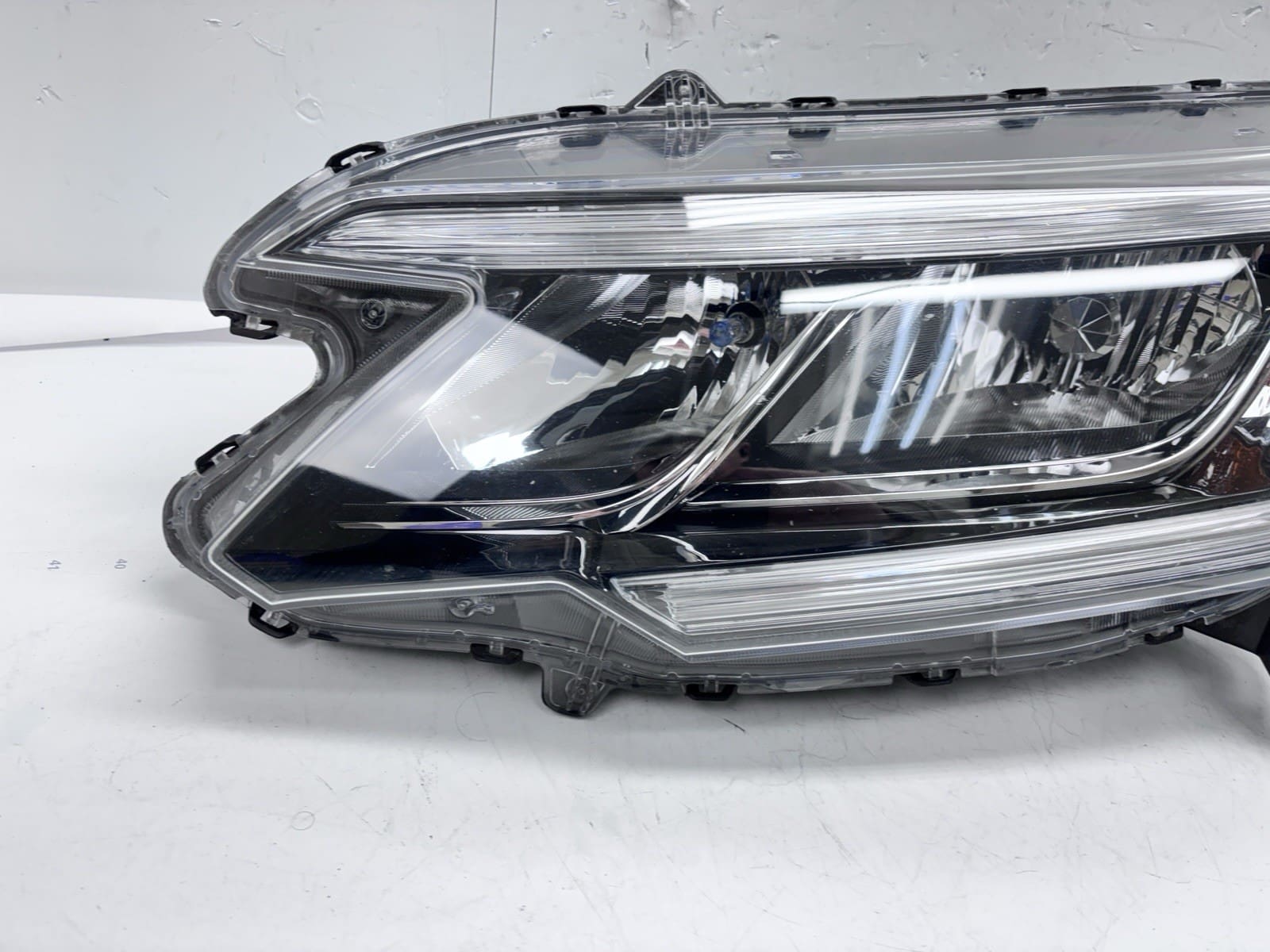 2015-16 HONDA CR-V HALOGEN FRONT LEFT OEM HEADLIGHT 33150-T1W-A01 - Image 16