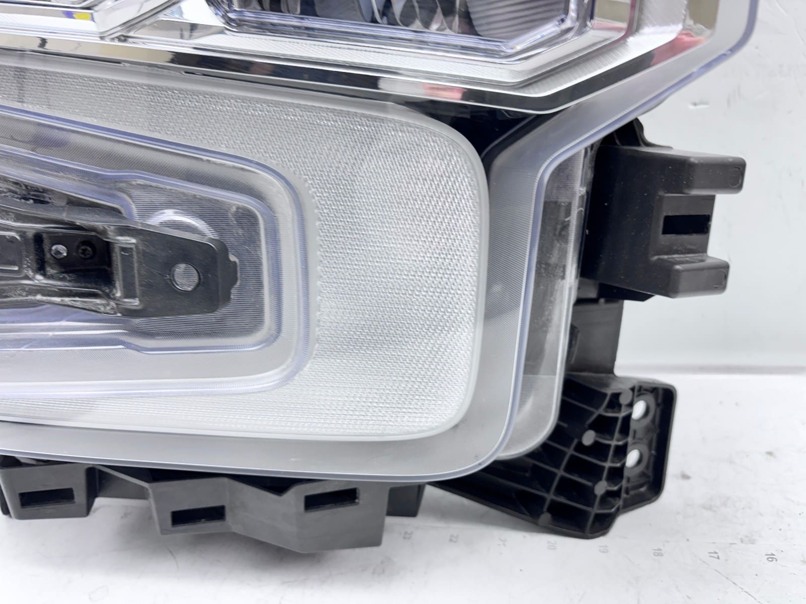 2022-24 Chevy Silverado 1500 LED Front Right OEM Headlight 87828578 - Image 8