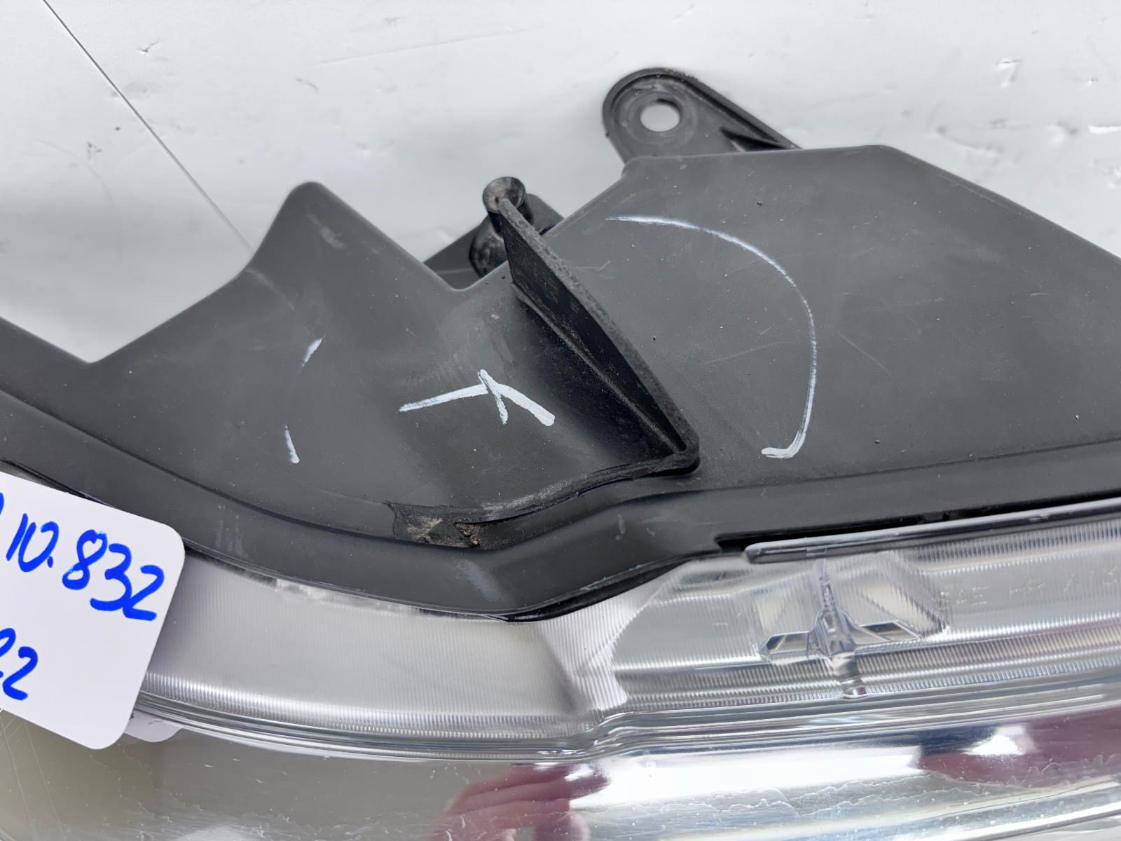 2016-19 Nissan Titan Halogen Front Right OEM Headlight 26010-EZ21A - Image 19