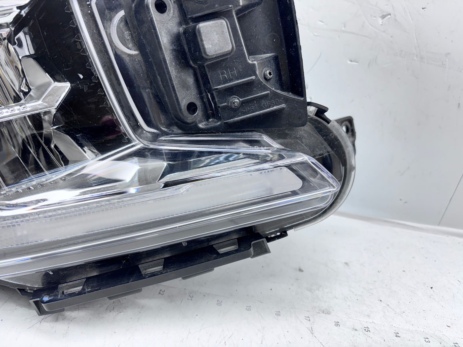 2019-22 GMC Sierra 1500 Full LED Front Right OEM Headlight 85535170 - Image 2