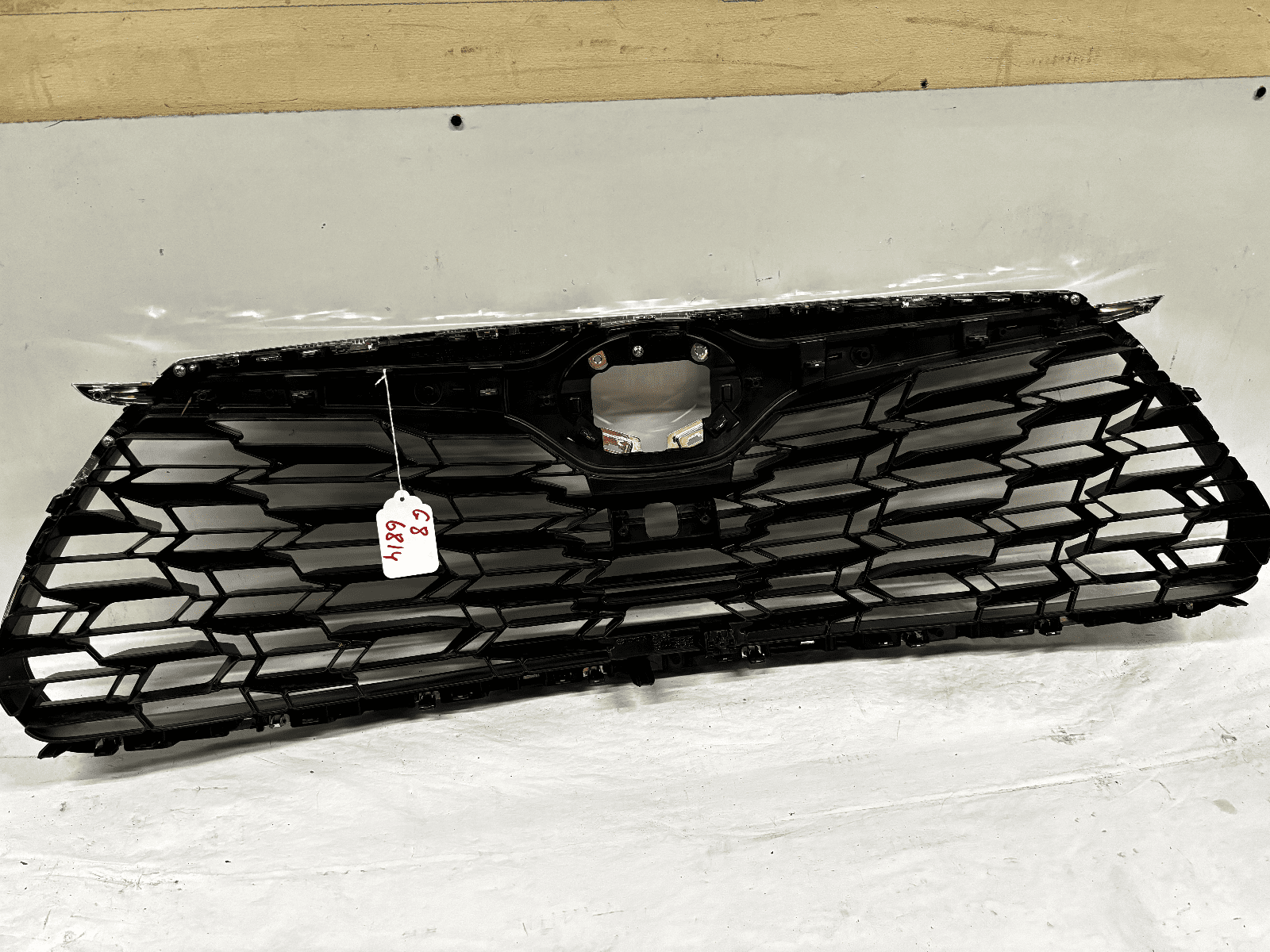 53111-0E250 2020-22 Toyota Highlander Chrome Front OEM Grille For Camera - Image 18