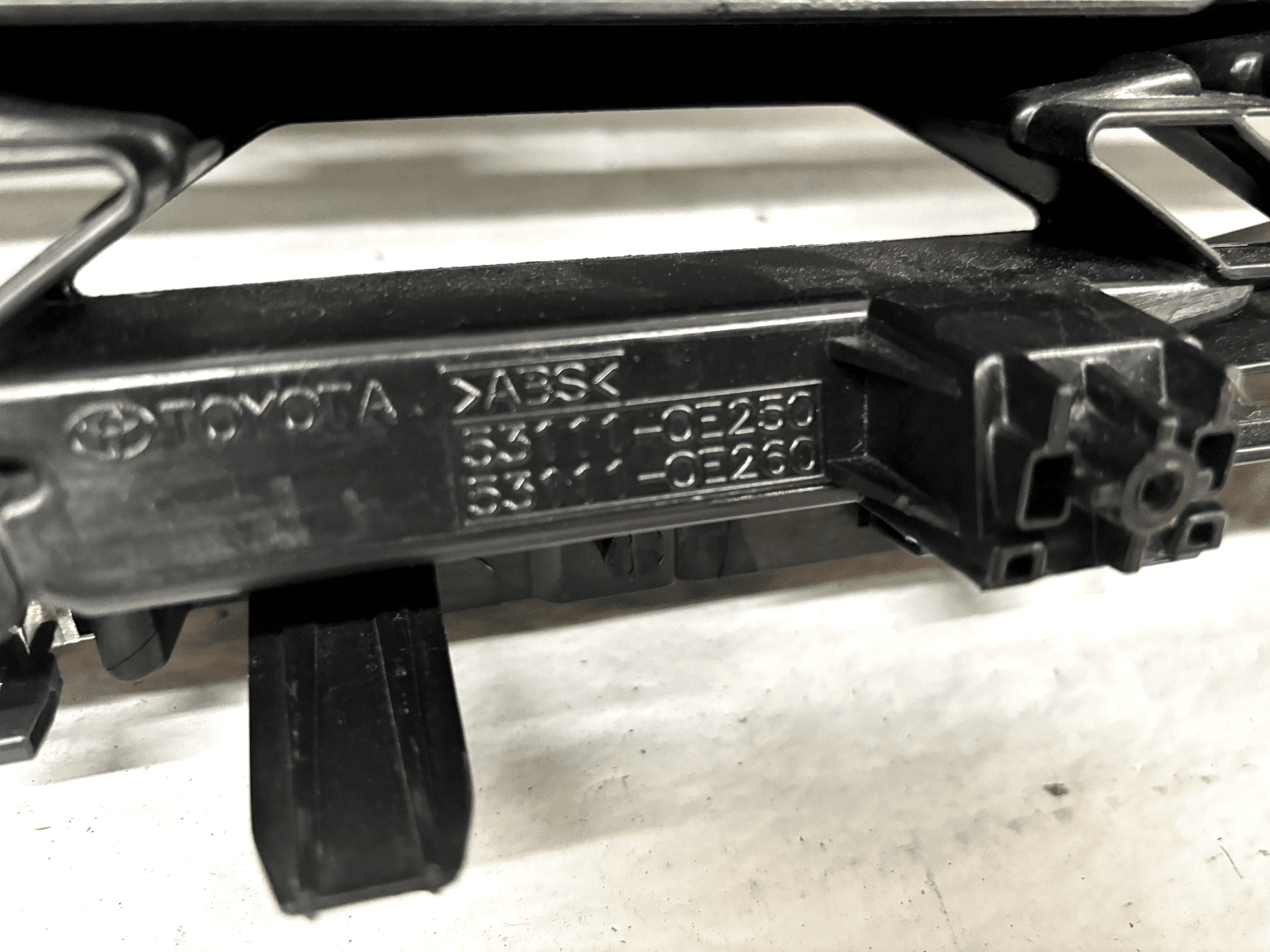 53111-0E250 2020-22 Toyota Highlander Chrome Front OEM Grille For Camera - Image 19