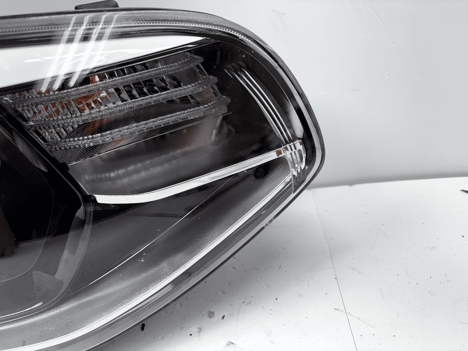 2014-2019 Kia Soul Halogen Front Right OEM Headlight - Image 2