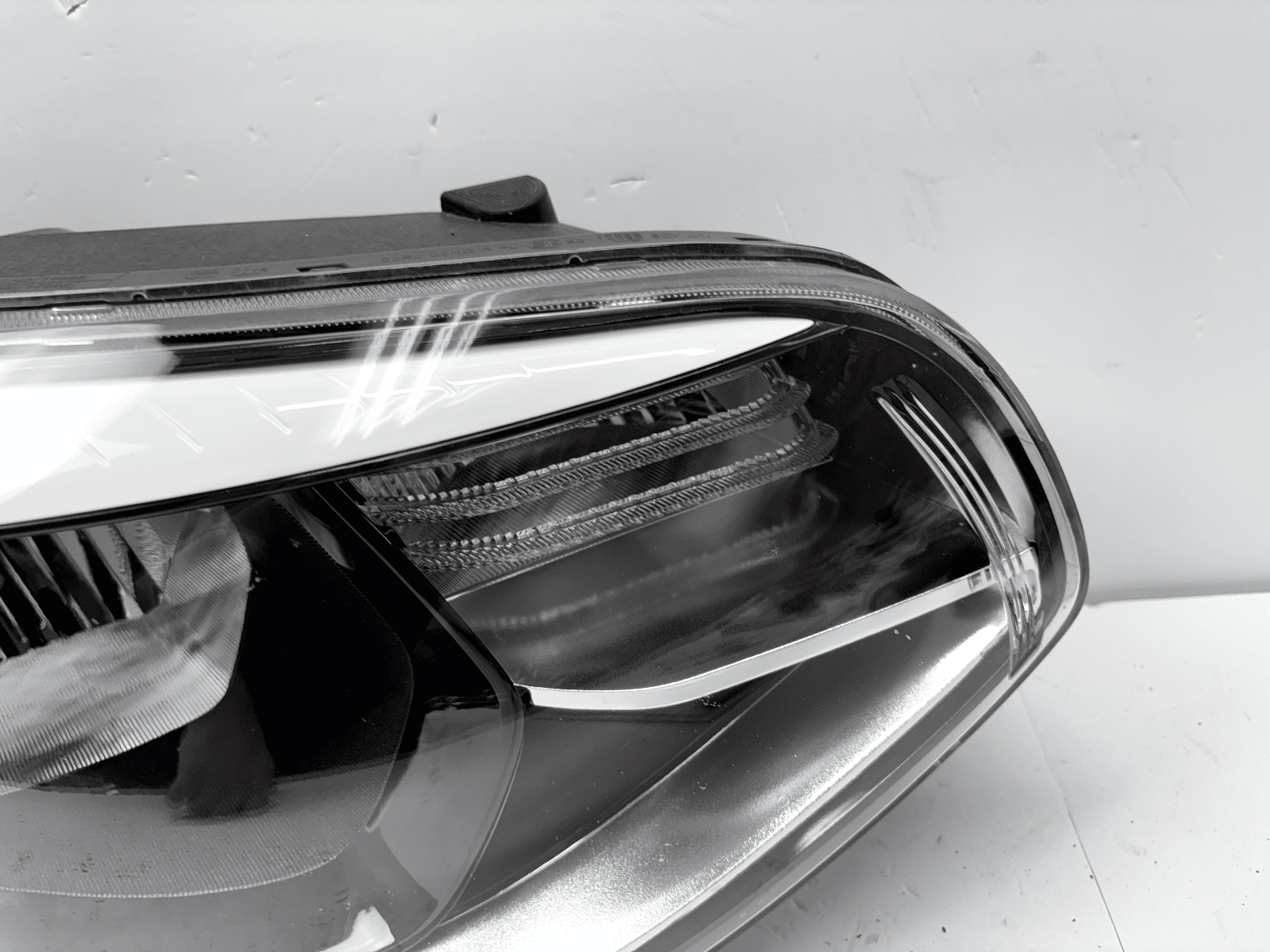 2014-2019 Kia Soul Halogen Front Right OEM Headlight - Image 3