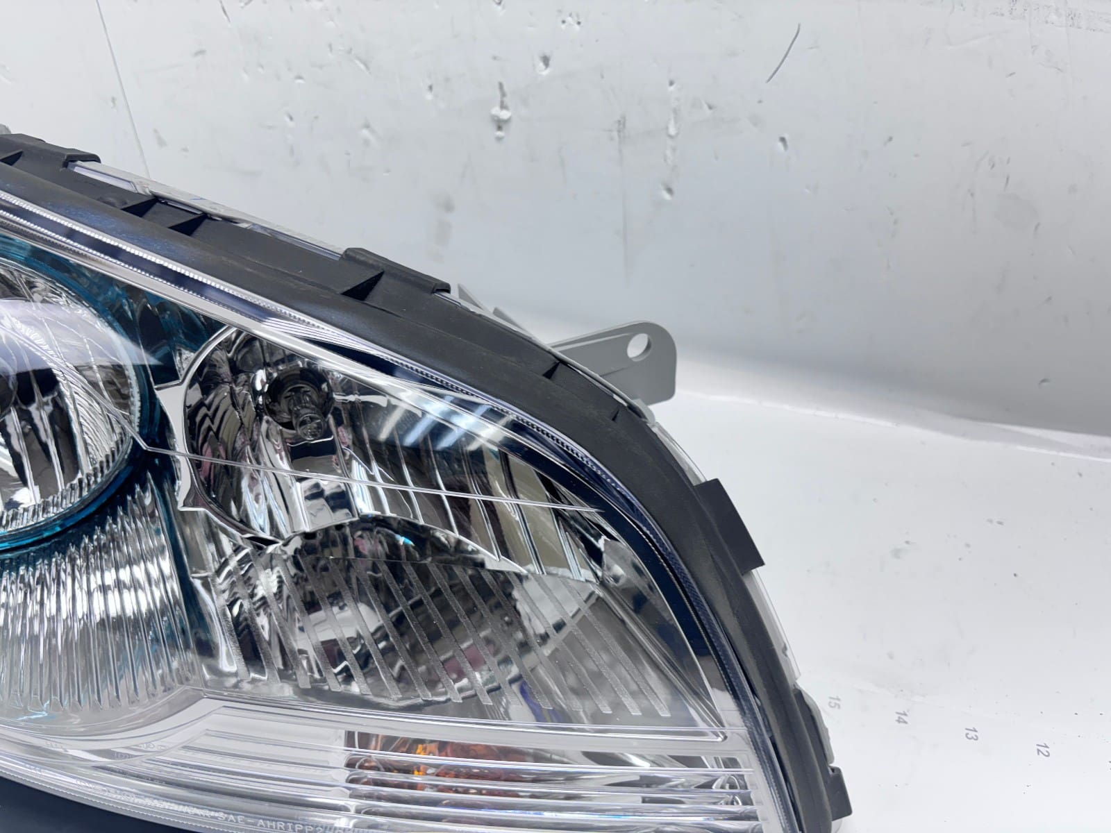 2008-12 Chevy Malibu Halogen Front Right CAPA Headlight 22897126 - Image 4