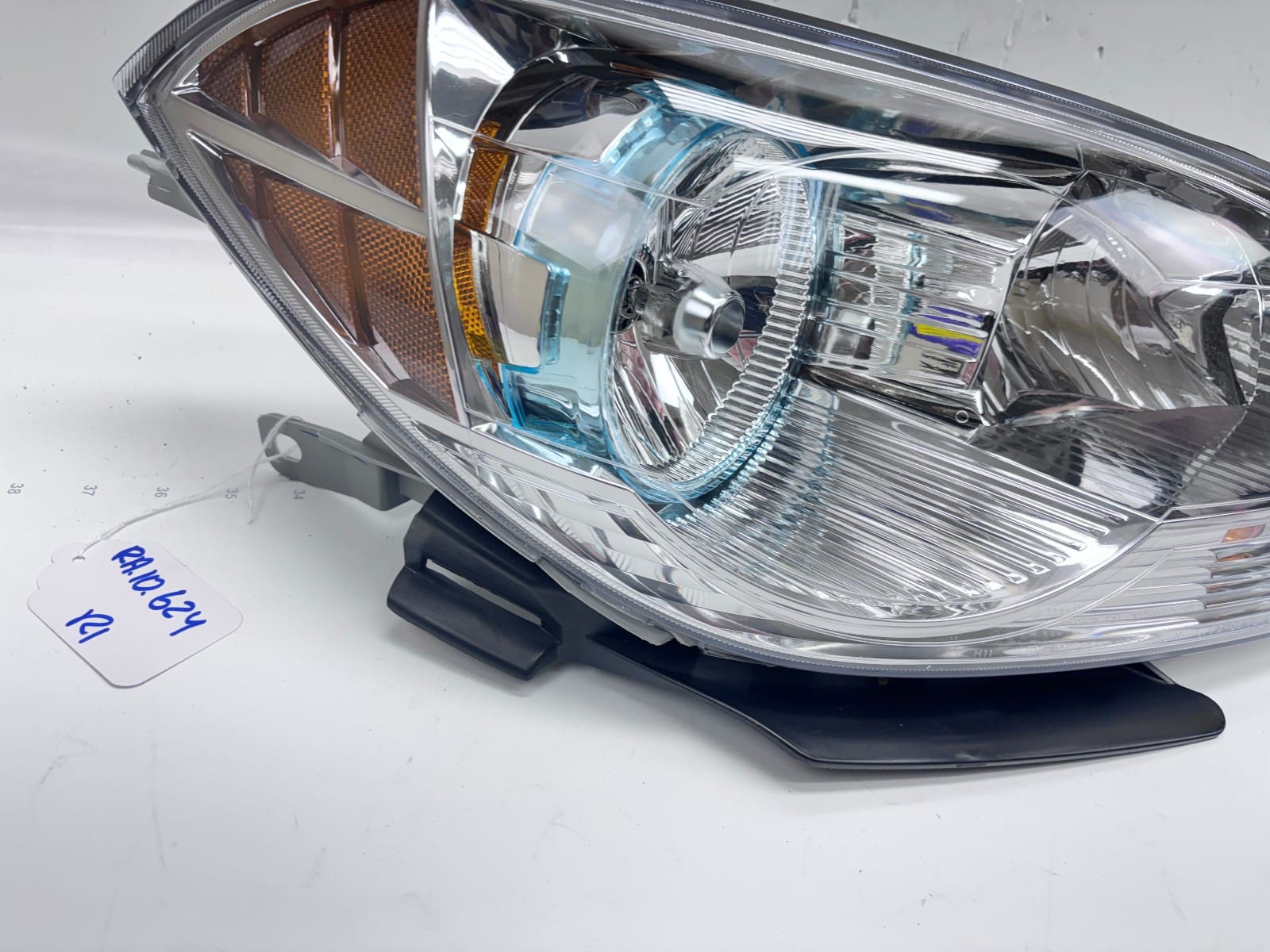 2008-12 Chevy Malibu Halogen Front Right CAPA Headlight 22897126 - Image 8