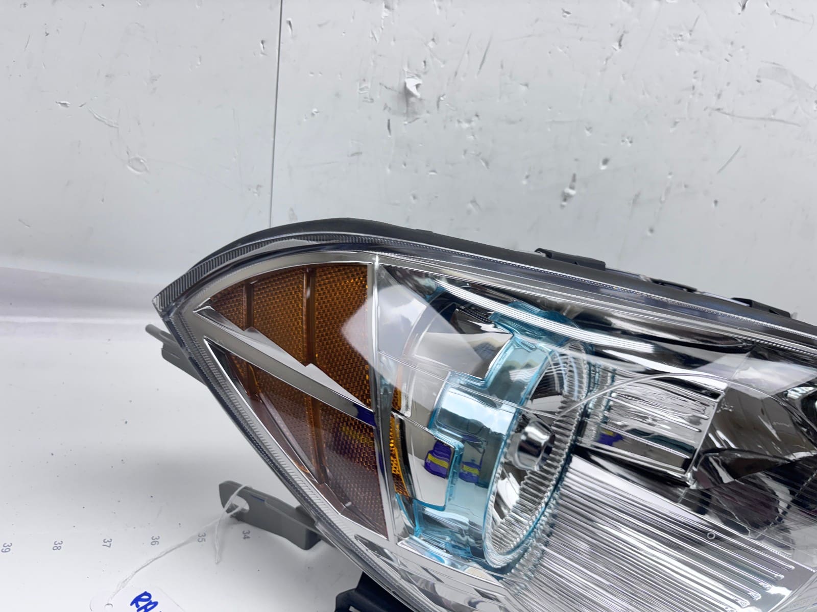 2008-12 Chevy Malibu Halogen Front Right CAPA Headlight 22897126 - Image 10