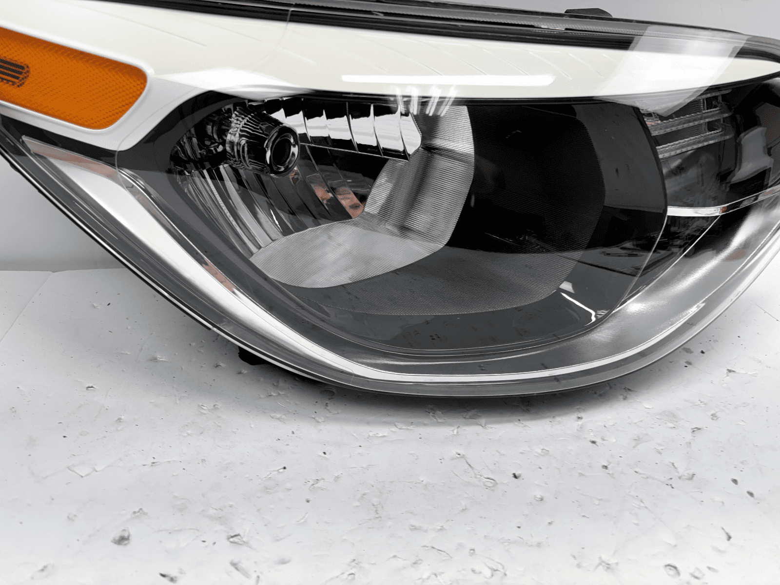2014-2019 Kia Soul Halogen Front Right OEM Headlight - Image 5