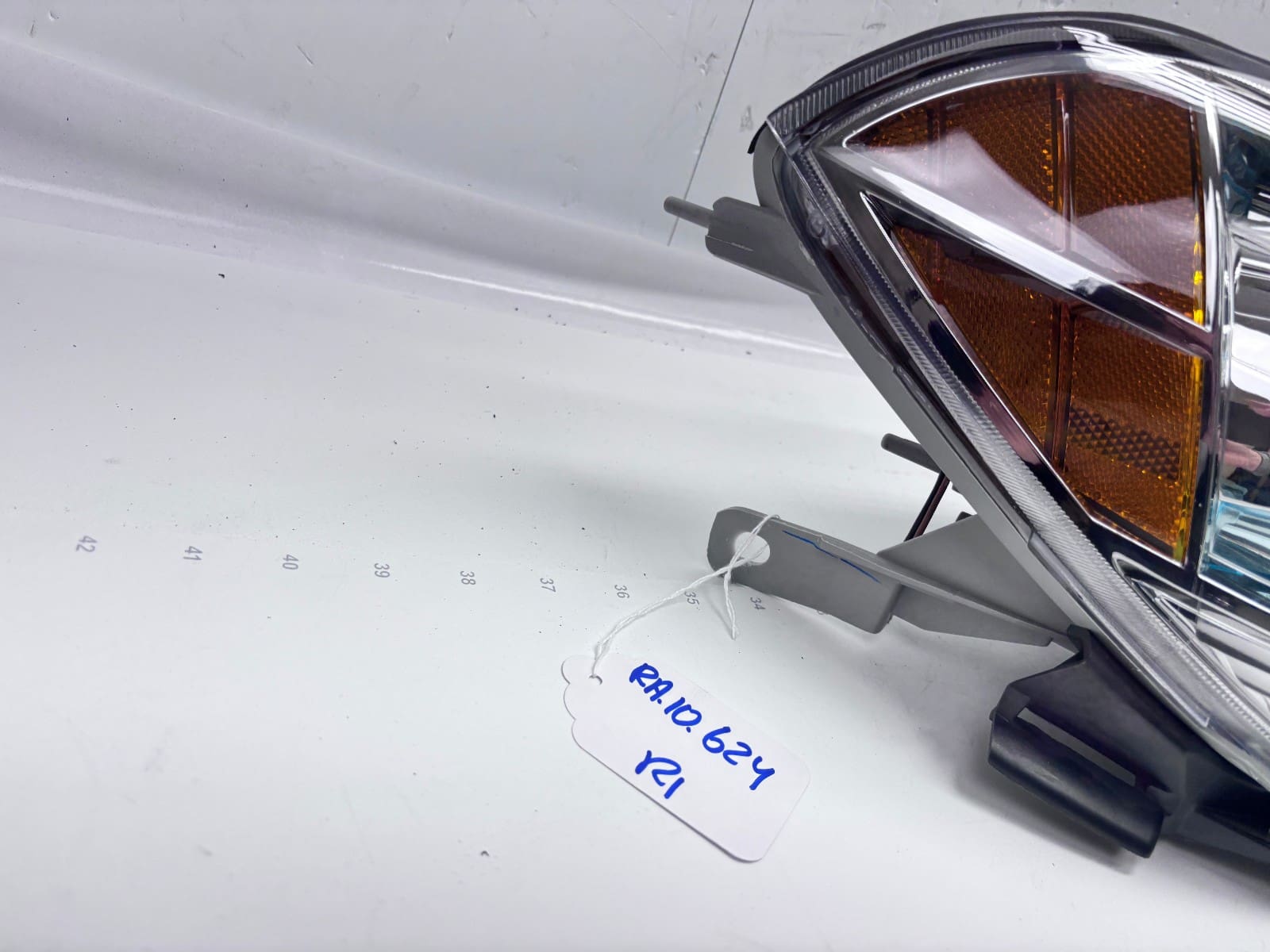 2008-12 Chevy Malibu Halogen Front Right CAPA Headlight 22897126 - Image 12