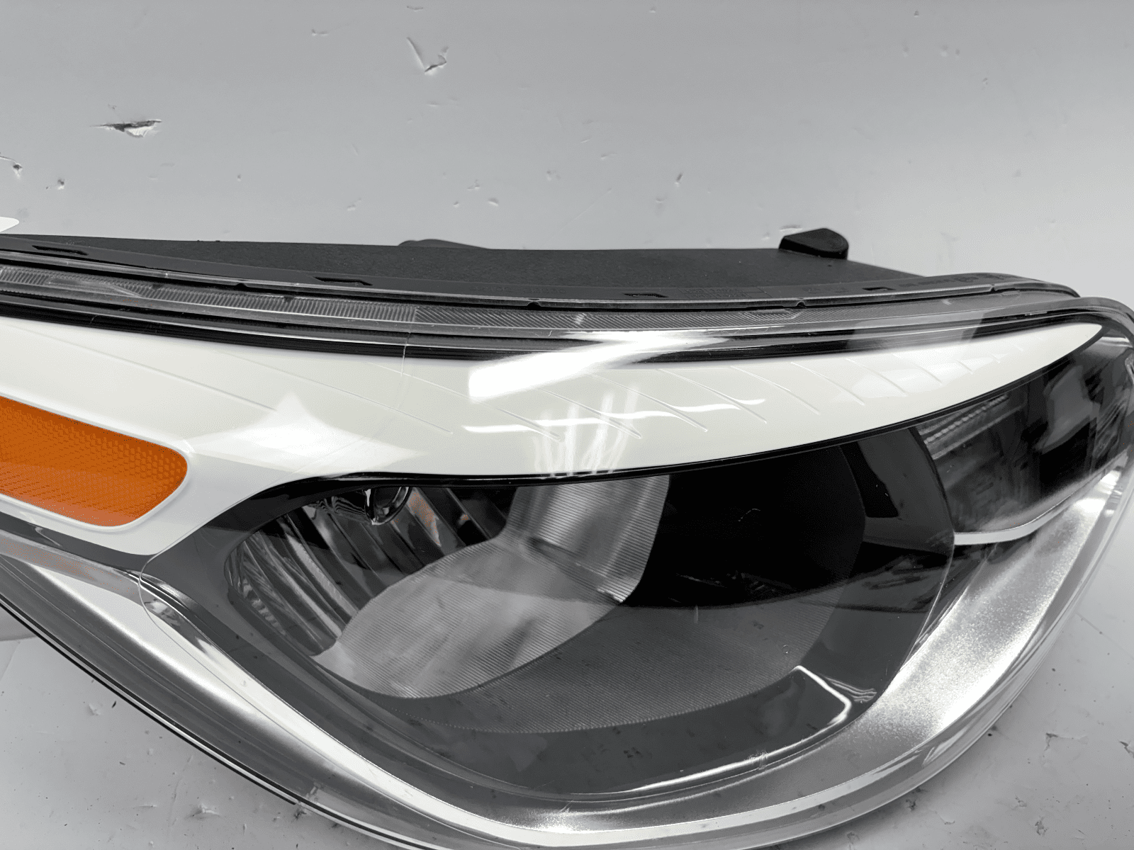 2014-2019 Kia Soul Halogen Front Right OEM Headlight - Image 6