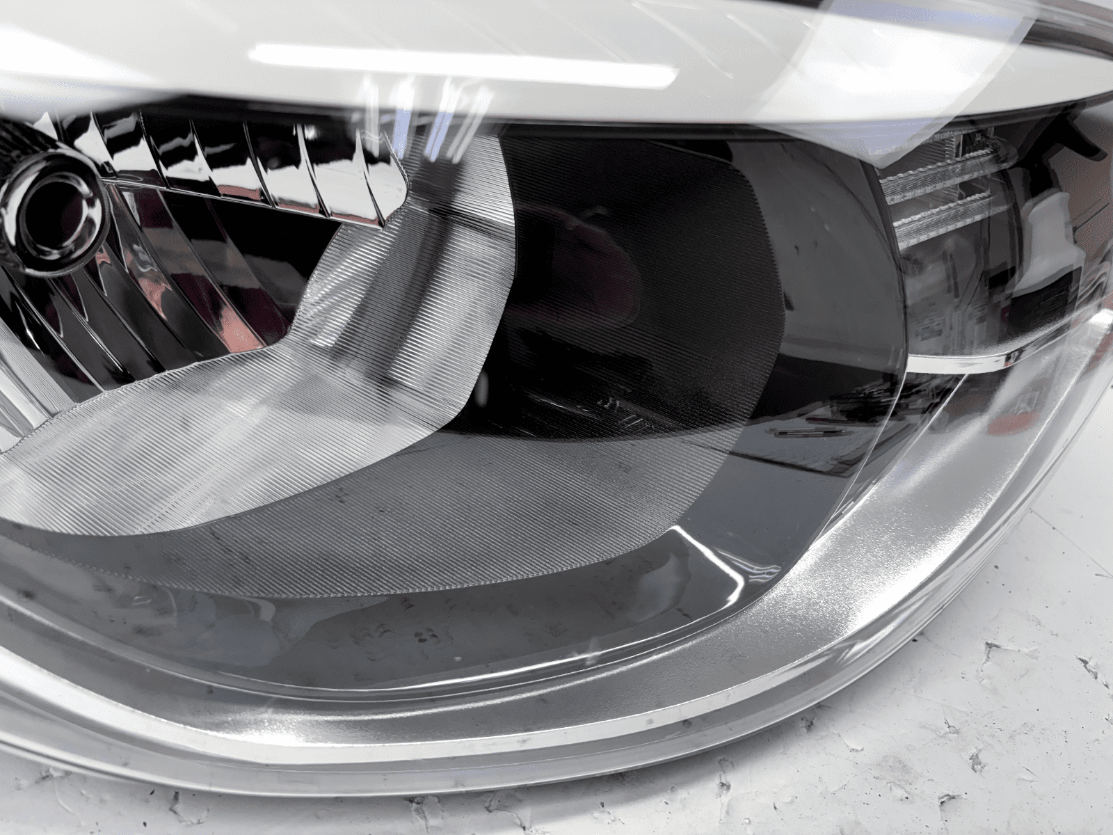 2014-2019 Kia Soul Halogen Front Right OEM Headlight - Image 7