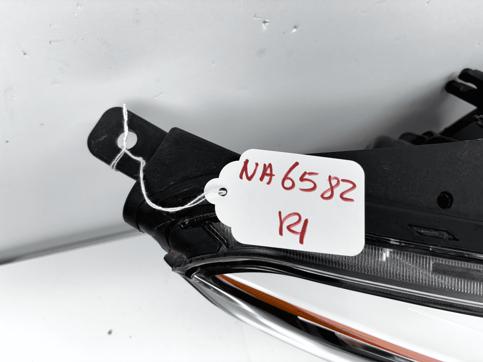 2014-2019 Kia Soul Halogen Front Right OEM Headlight - Image 10