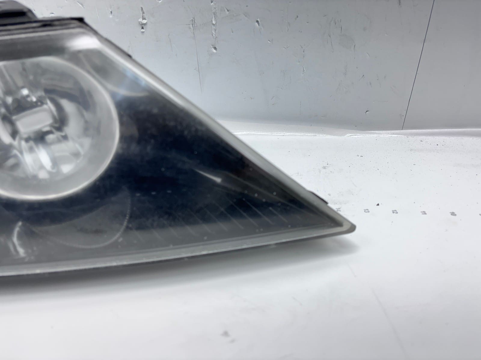 2011-13 Kia Sorento Halogen Front Right OEM Headlight 92102-14200 - Image 2