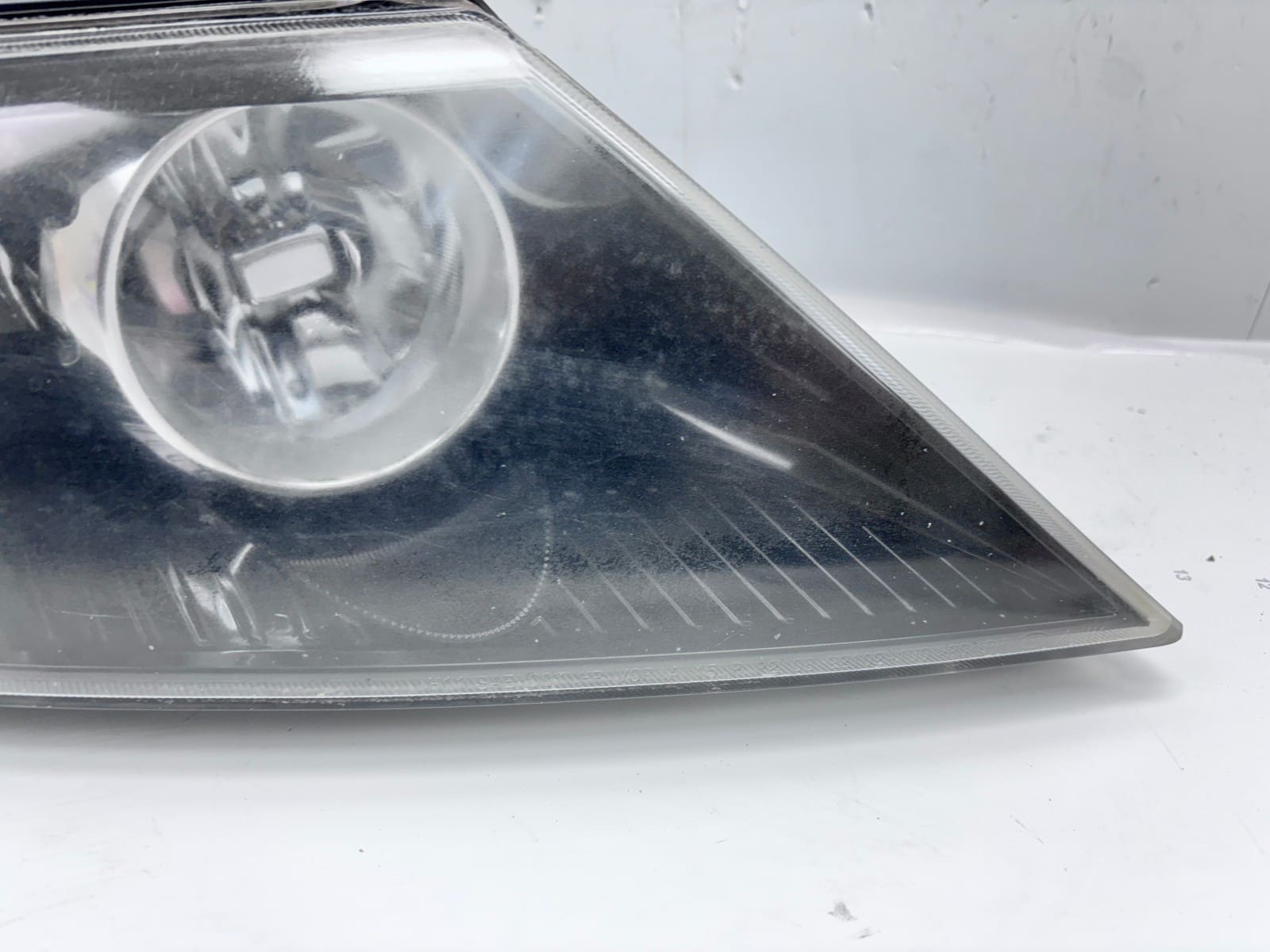 2011-13 Kia Sorento Halogen Front Right OEM Headlight 92102-14200 - Image 3