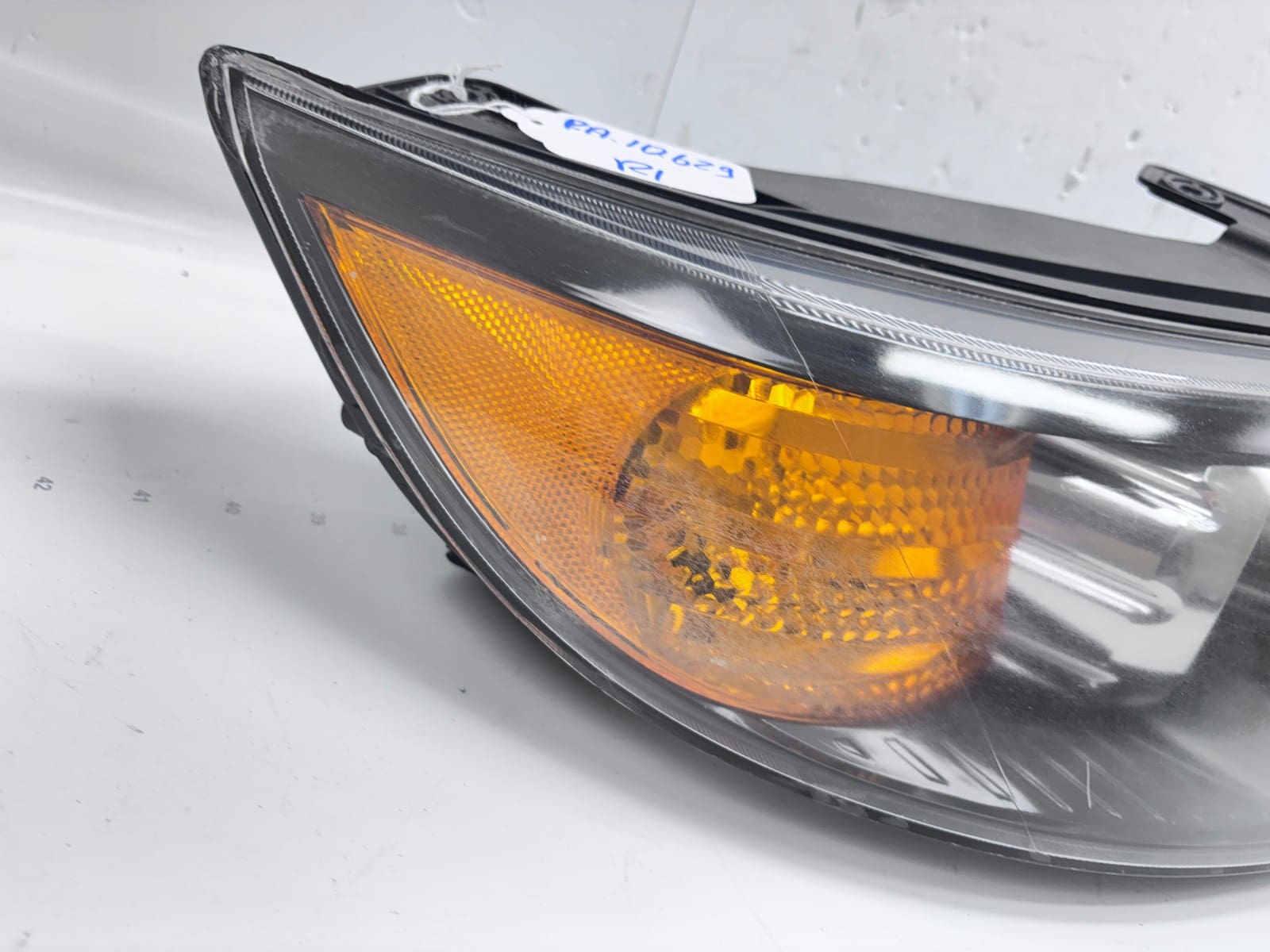 2011-13 Kia Sorento Halogen Front Right OEM Headlight 92102-14200 - Image 12