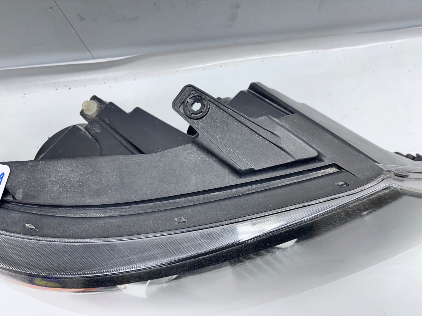 2011-13 Kia Sorento Halogen Front Right OEM Headlight 92102-14200 - Image 15