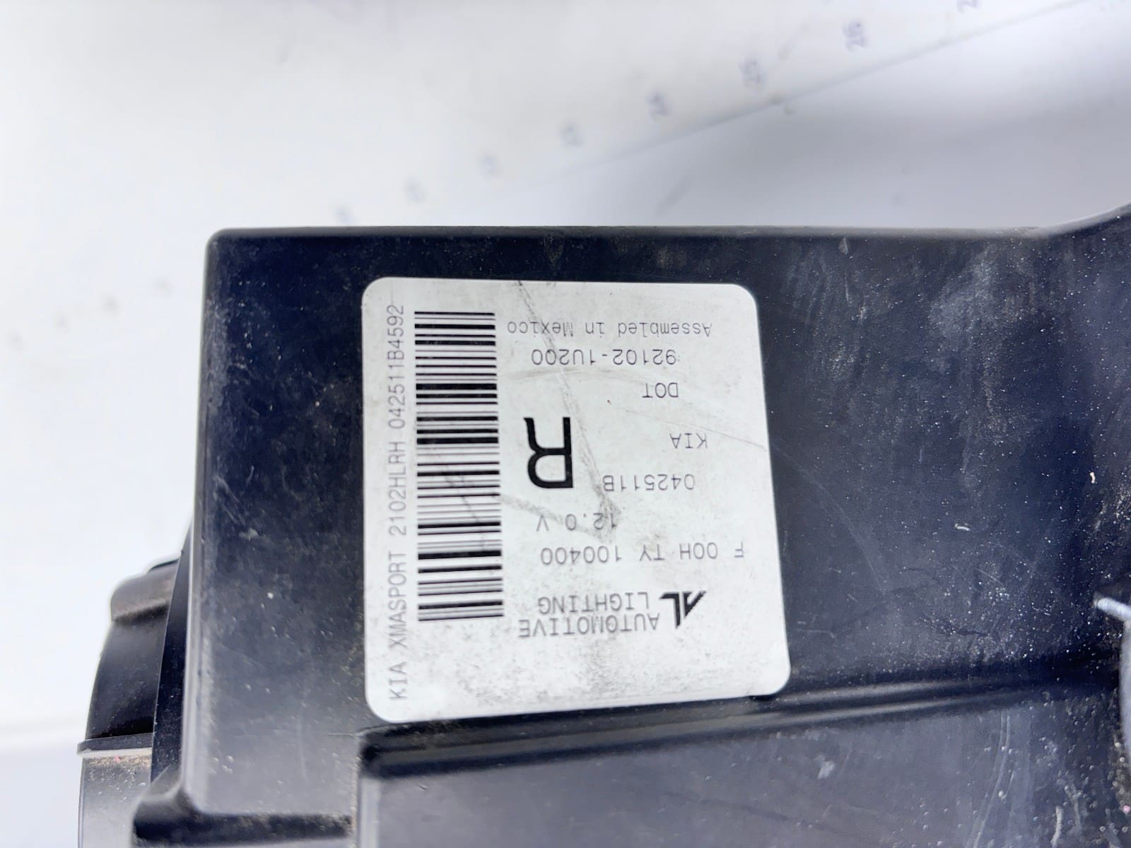 2011-13 Kia Sorento Halogen Front Right OEM Headlight 92102-14200 - Image 17