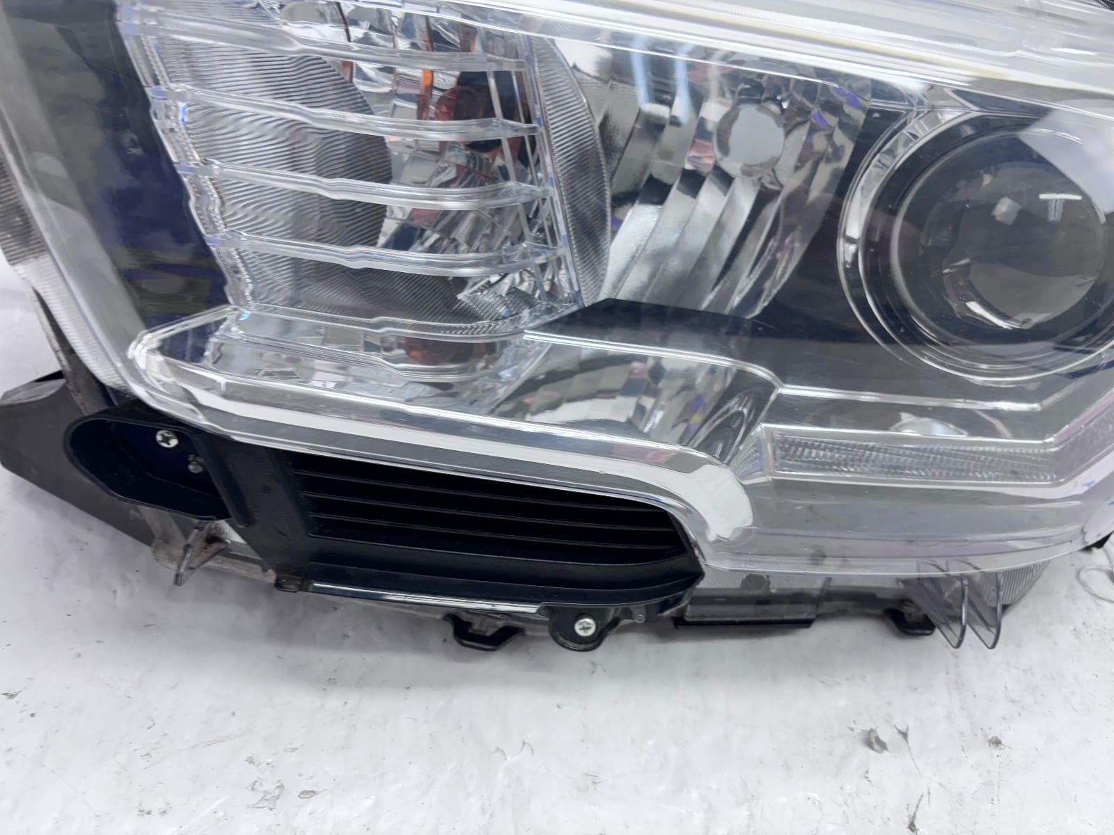 2016-2023 Toyota Tacoma Halogen LED Left OEM Headlight - Image 12