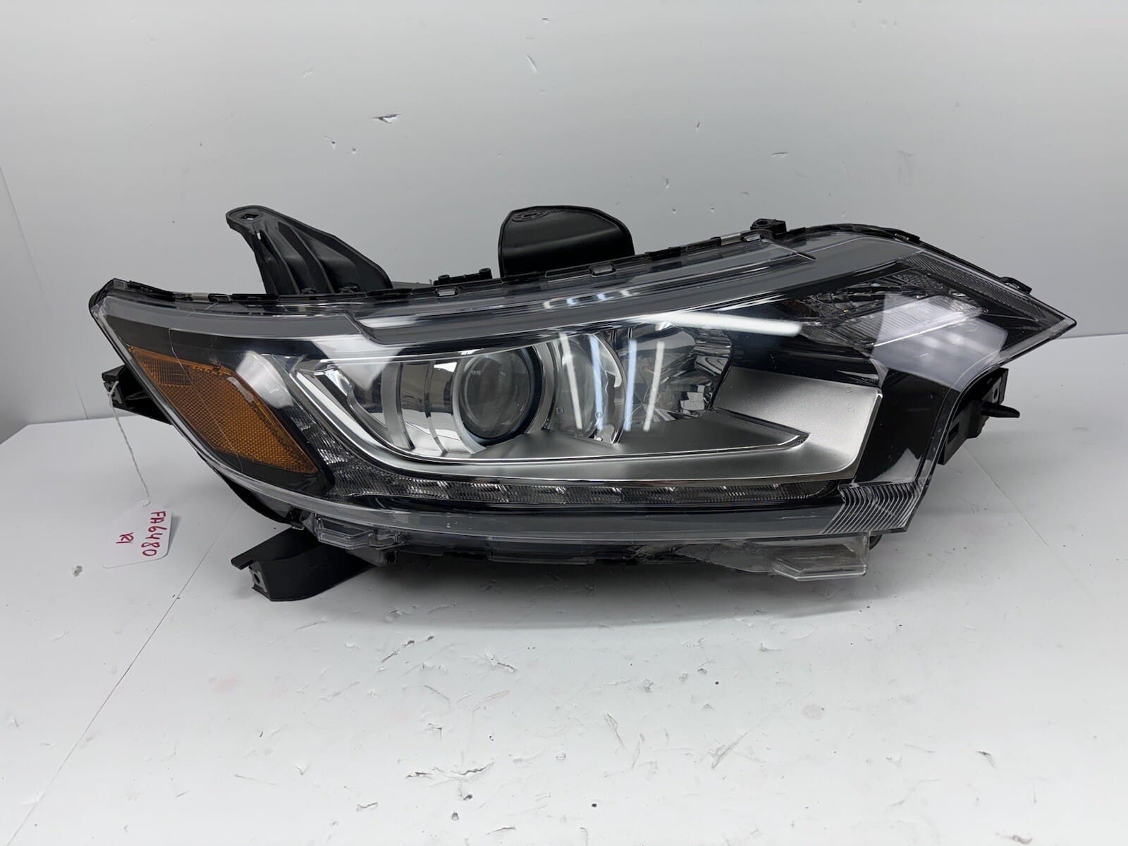 2016-19 Mitsubishi Outlander Halogen LED Front Right OEM Headlight