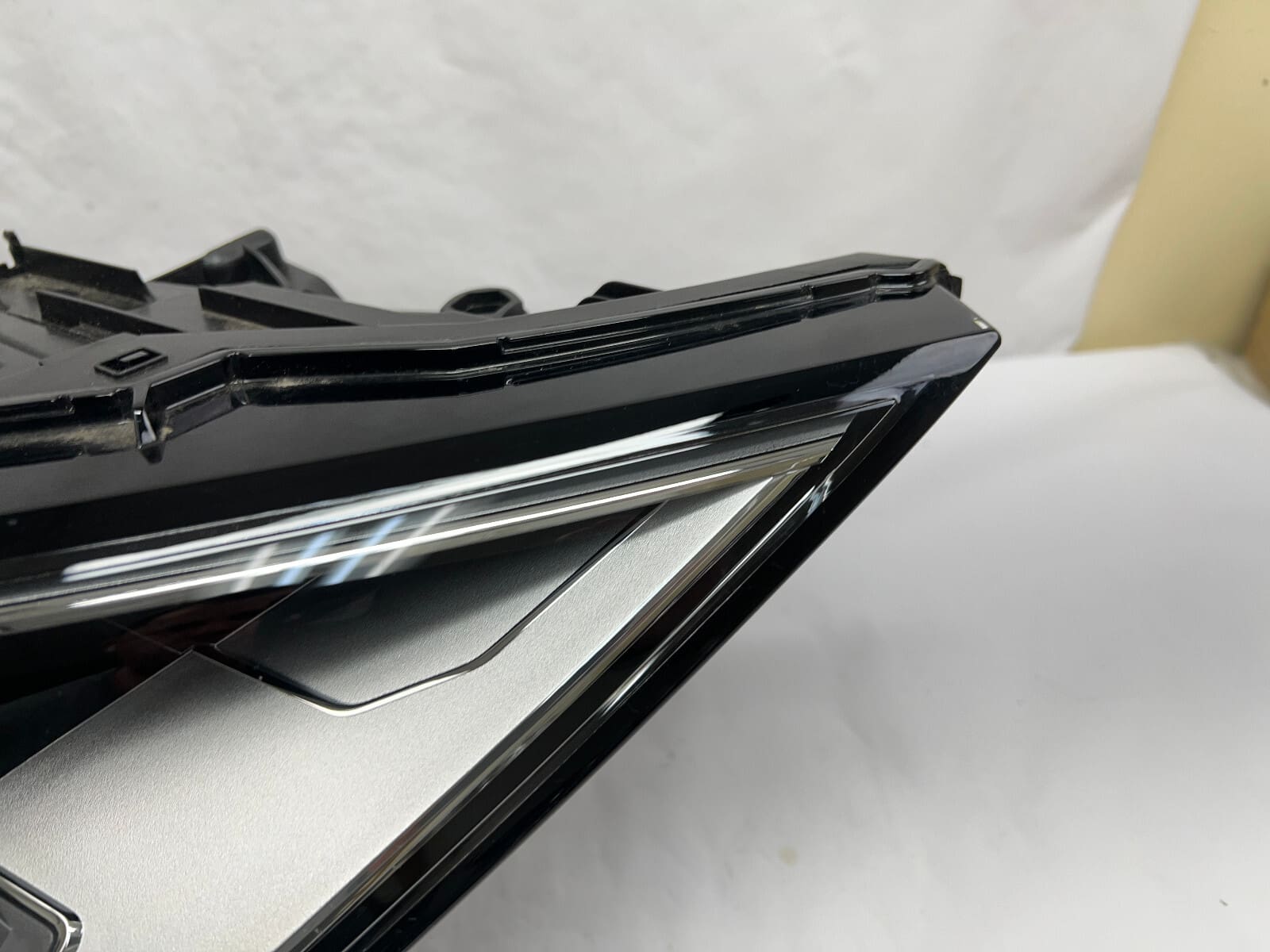 2019-2023 Audi Q8 SQ8 RSQ8 Matrix Right OEM Headlight 4m8941036b - Image 6