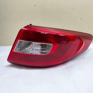 2015-2017 Hyundai Sonata Rear Right OEM Tail Light 92402-C2000