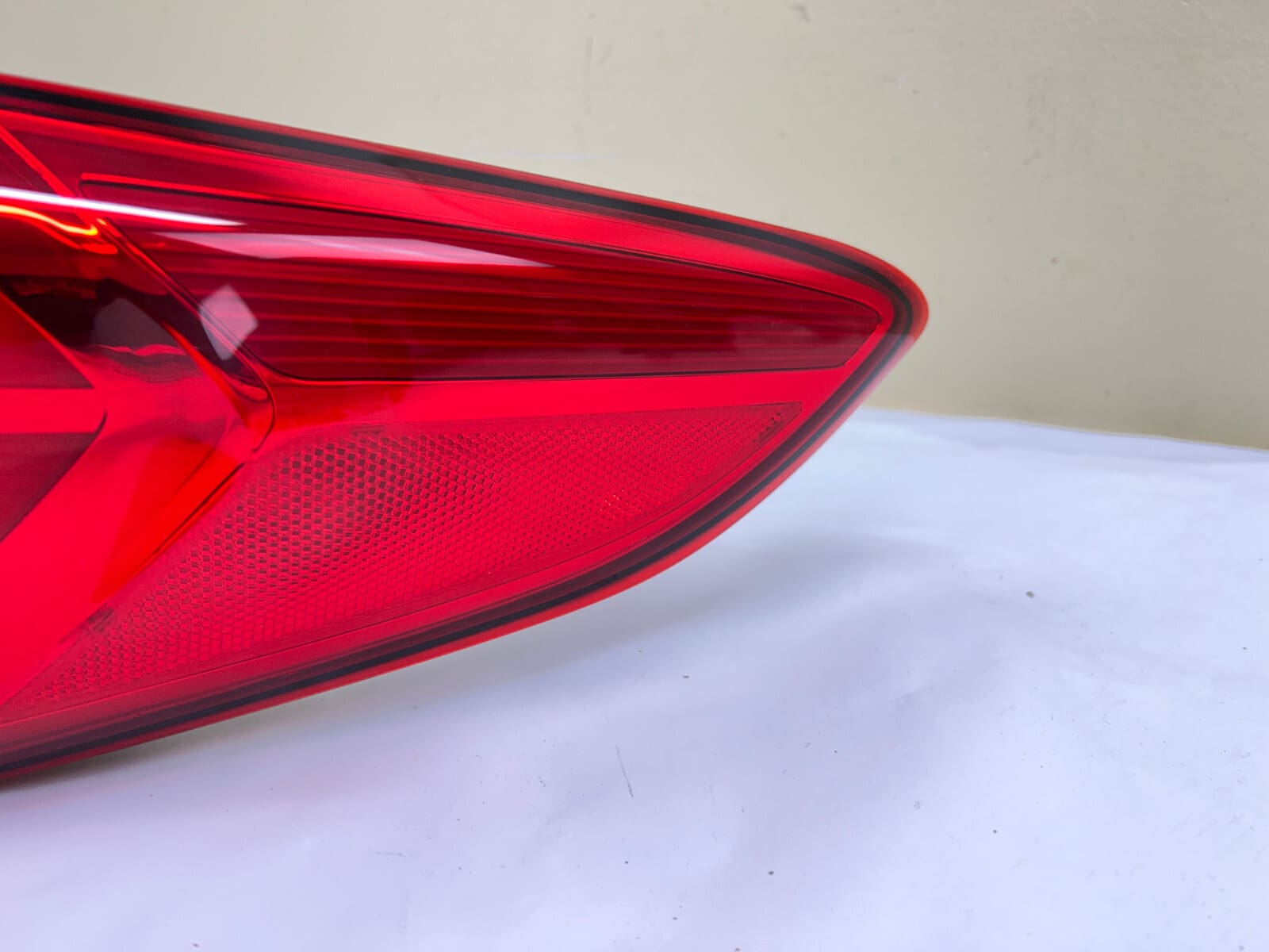 2015-2017 Hyundai Sonata Rear Right OEM Tail Light 92402-C2000 - Image 3