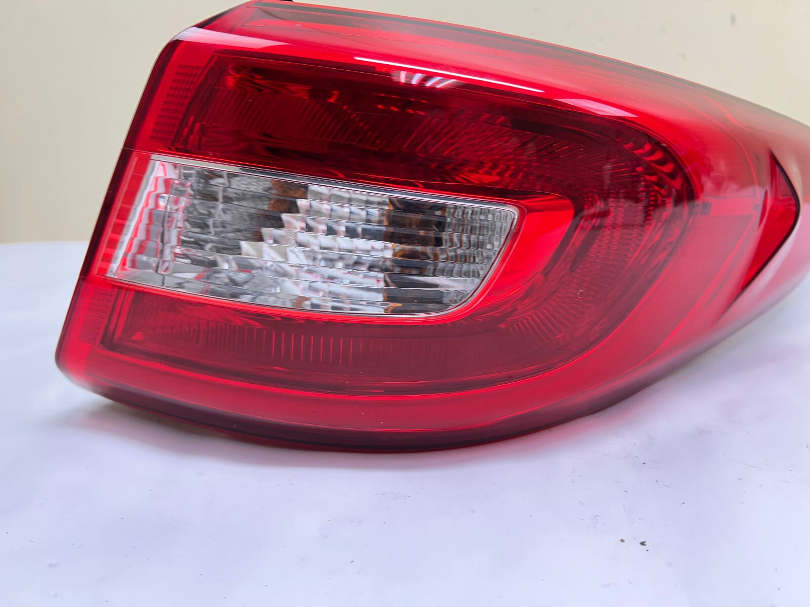 2015-2017 Hyundai Sonata Rear Right OEM Tail Light 92402-C2000 - Image 9