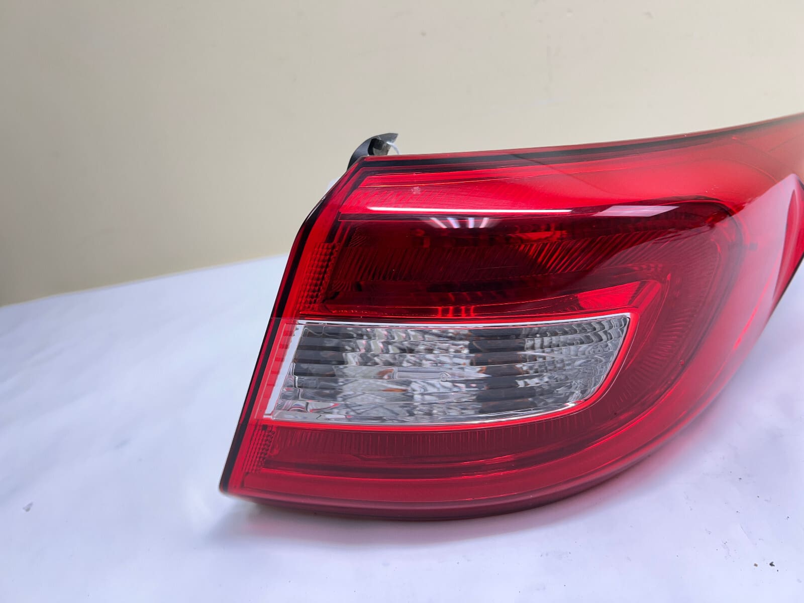 2015-2017 Hyundai Sonata Rear Right OEM Tail Light 92402-C2000 - Image 10