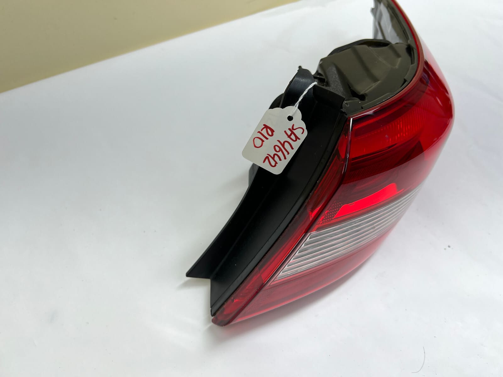 2015-2017 Hyundai Sonata Rear Right OEM Tail Light 92402-C2000 - Image 13