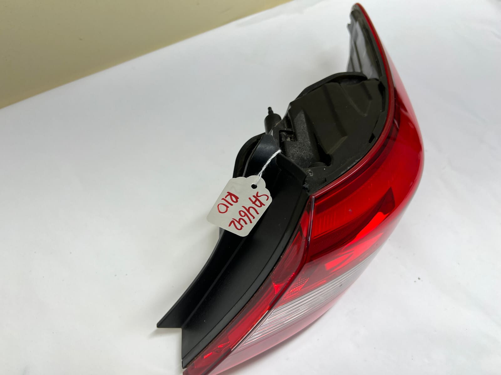 2015-2017 Hyundai Sonata Rear Right OEM Tail Light 92402-C2000 - Image 14