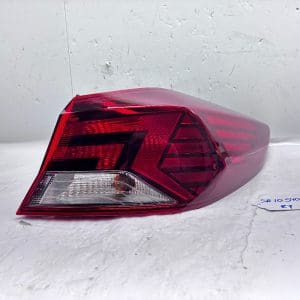 2019-2020 Hyundai Elantra Rear Right OEM Halogen Tail Light