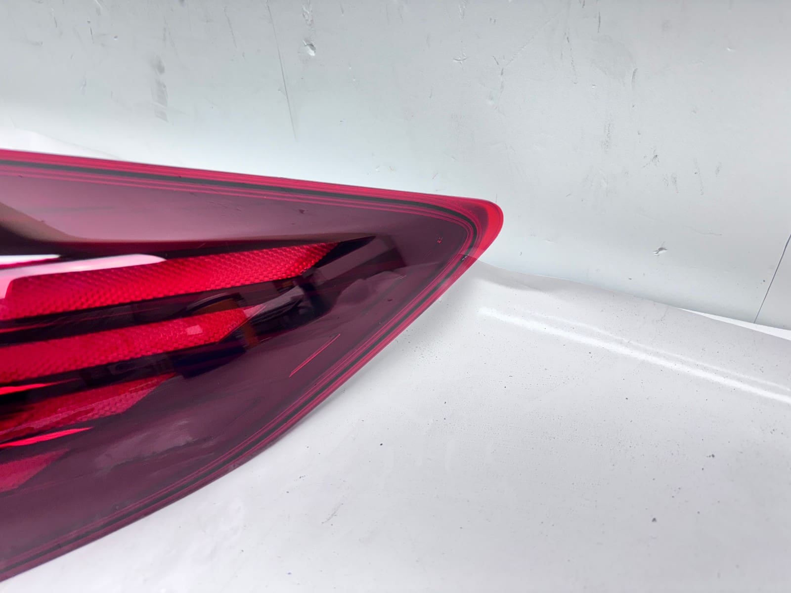 2019-2020 Hyundai Elantra Rear Right OEM Halogen Tail Light - Image 4