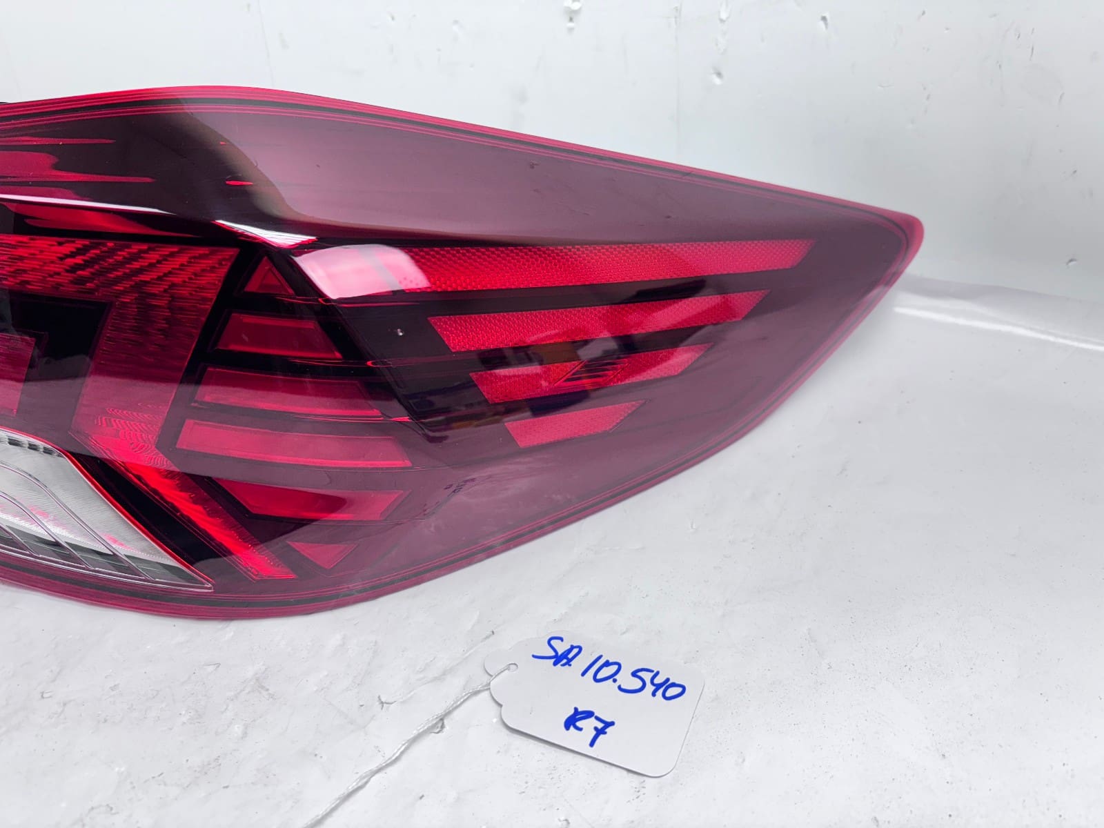 2019-2020 Hyundai Elantra Rear Right OEM Halogen Tail Light - Image 8