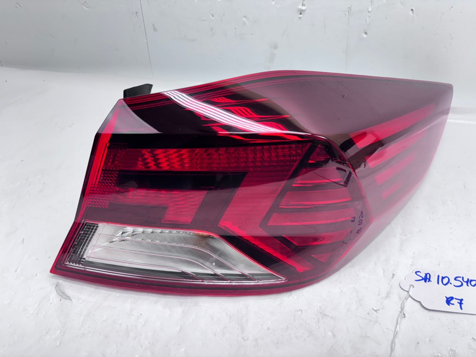 2019-2020 Hyundai Elantra Rear Right OEM Halogen Tail Light - Image 10