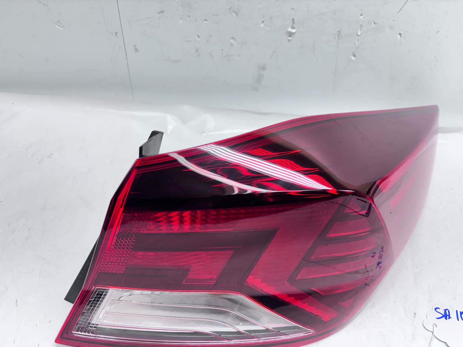 2019-2020 Hyundai Elantra Rear Right OEM Halogen Tail Light - Image 11